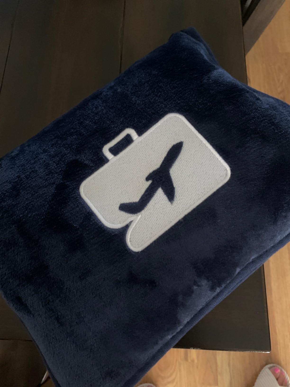 EverSnug Travel Blanket and Pillow - Premium Soft 2 in 1 Airplane Blanket with Soft Bag Pillowcase, Hand Luggage Sleeve and Backpack Clip (Grey) customer photo 1
