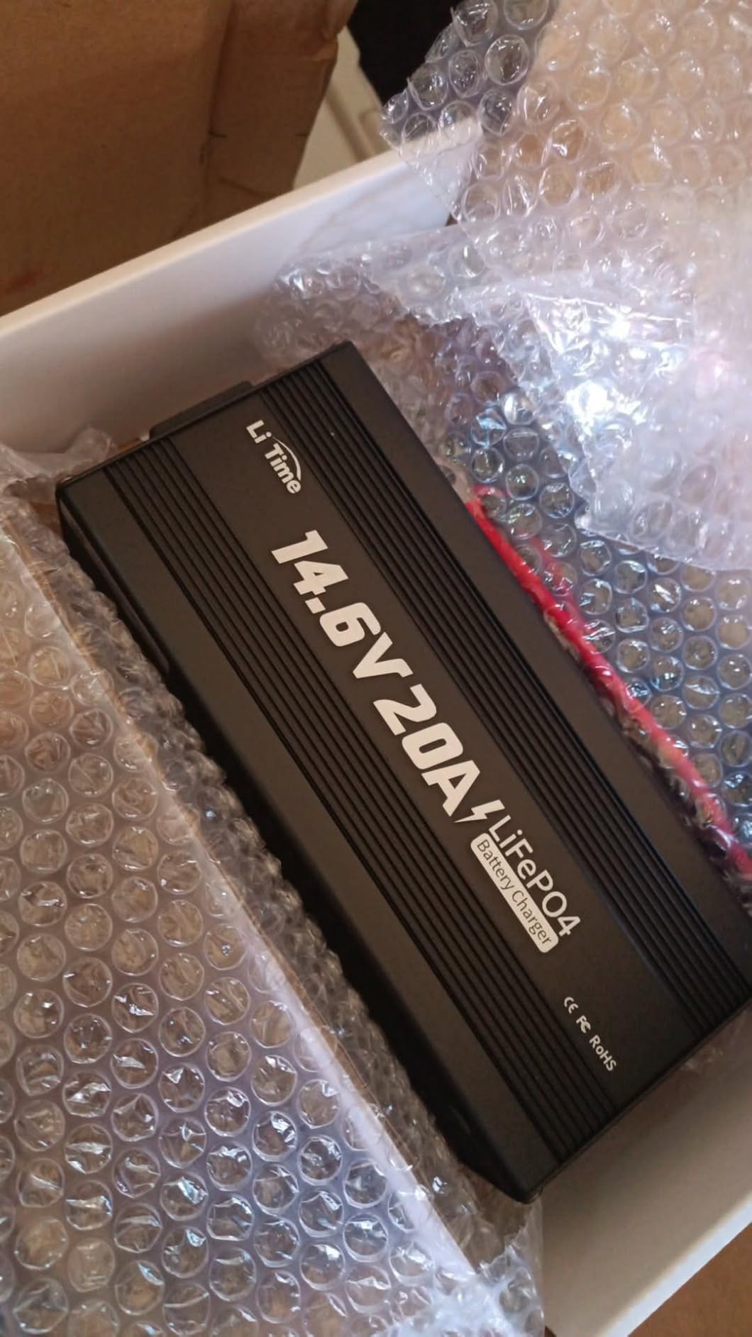 LiTime 12V 20A Lithium Battery Charger, 14.6V Output AC-DC, 0V Activation customer photo 1