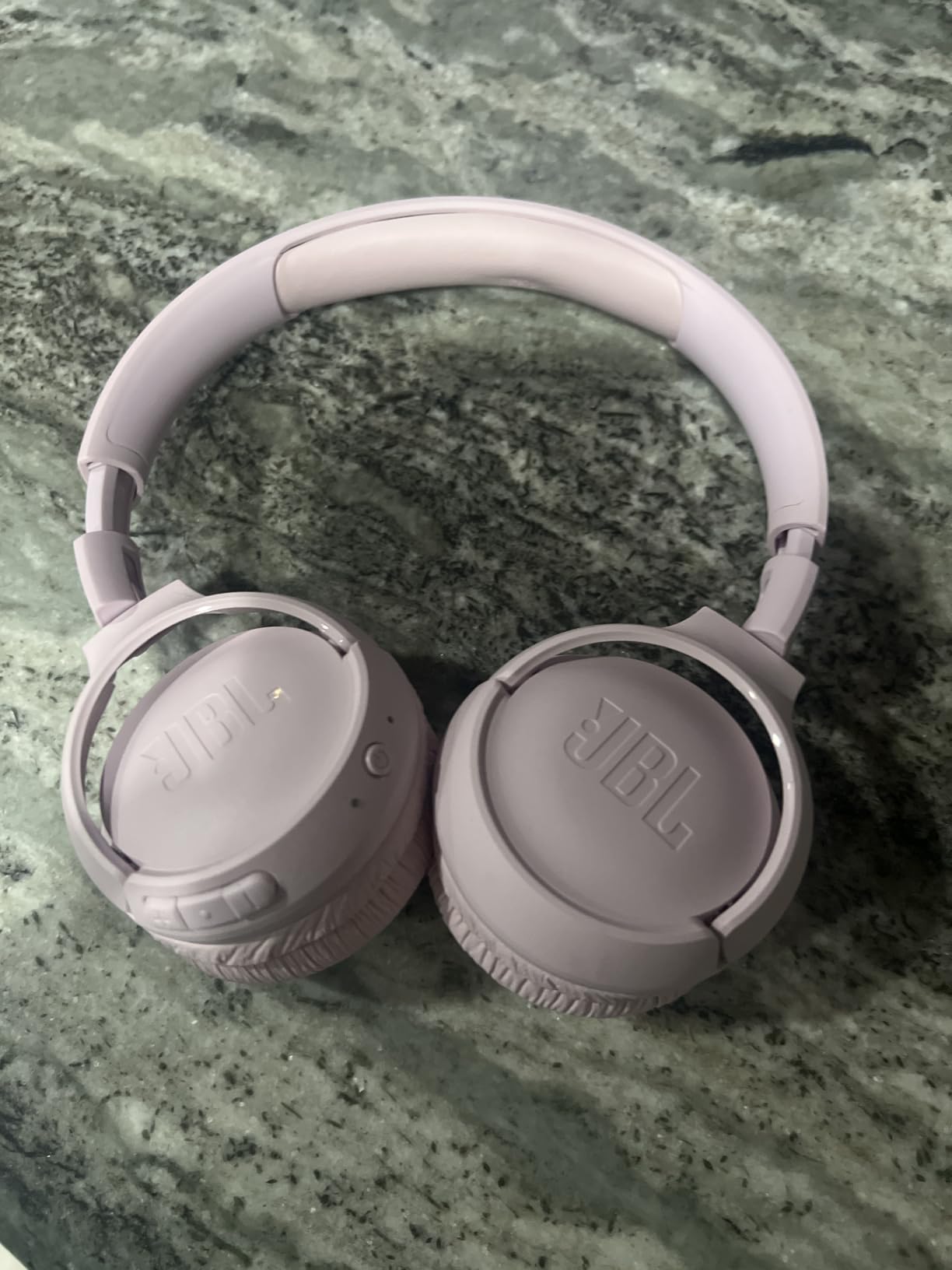 JBL Tune 510BT - Bluetooth headphones with up to 40 hours battery, microphone for call, foldable and comfortable, Android and iOs compatible (White) customer photo 1
