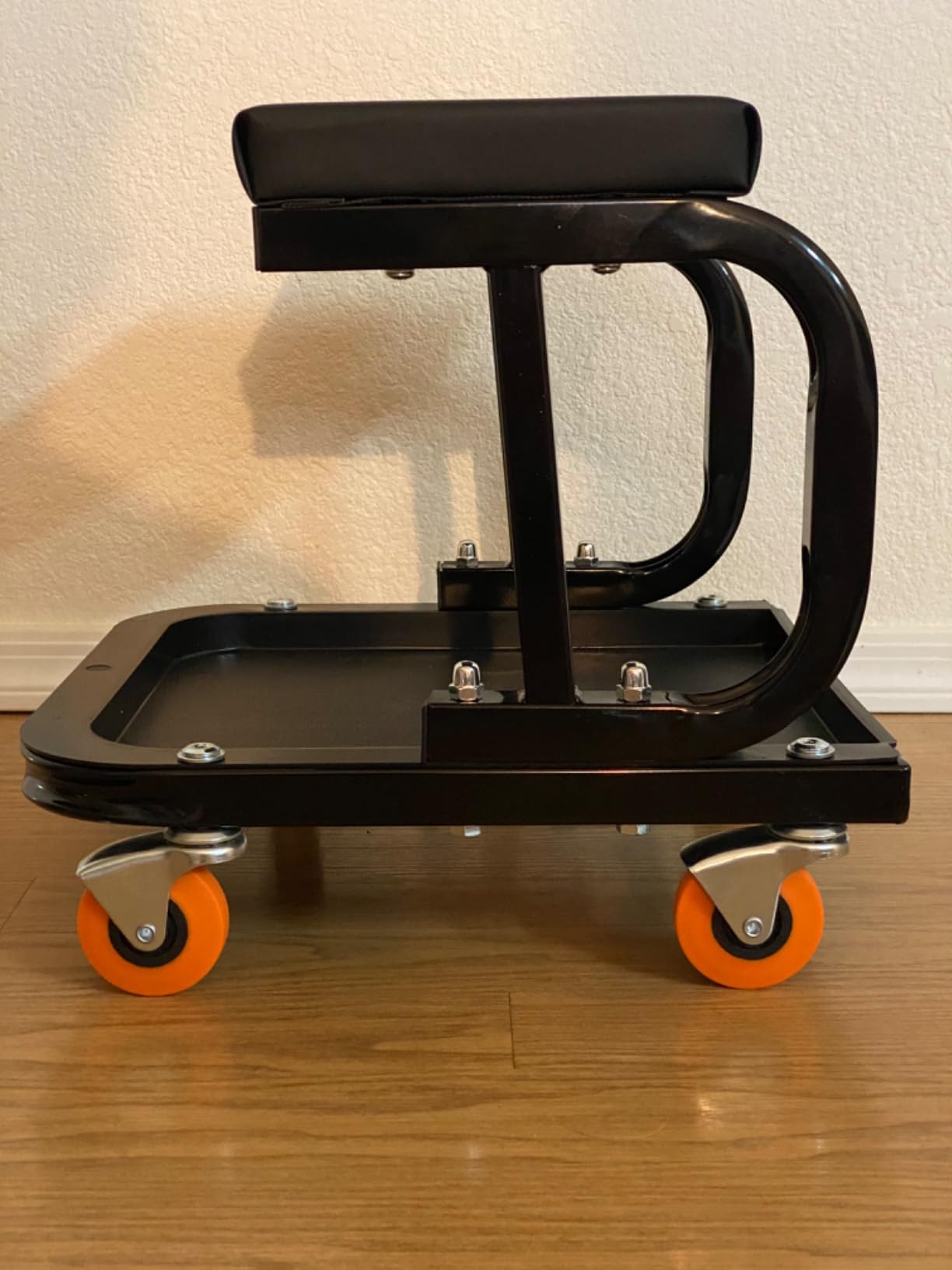 WEN 73011T 250 lb. Capacity Rolling Mechanic Seat with Onboard Storage customer photo 1