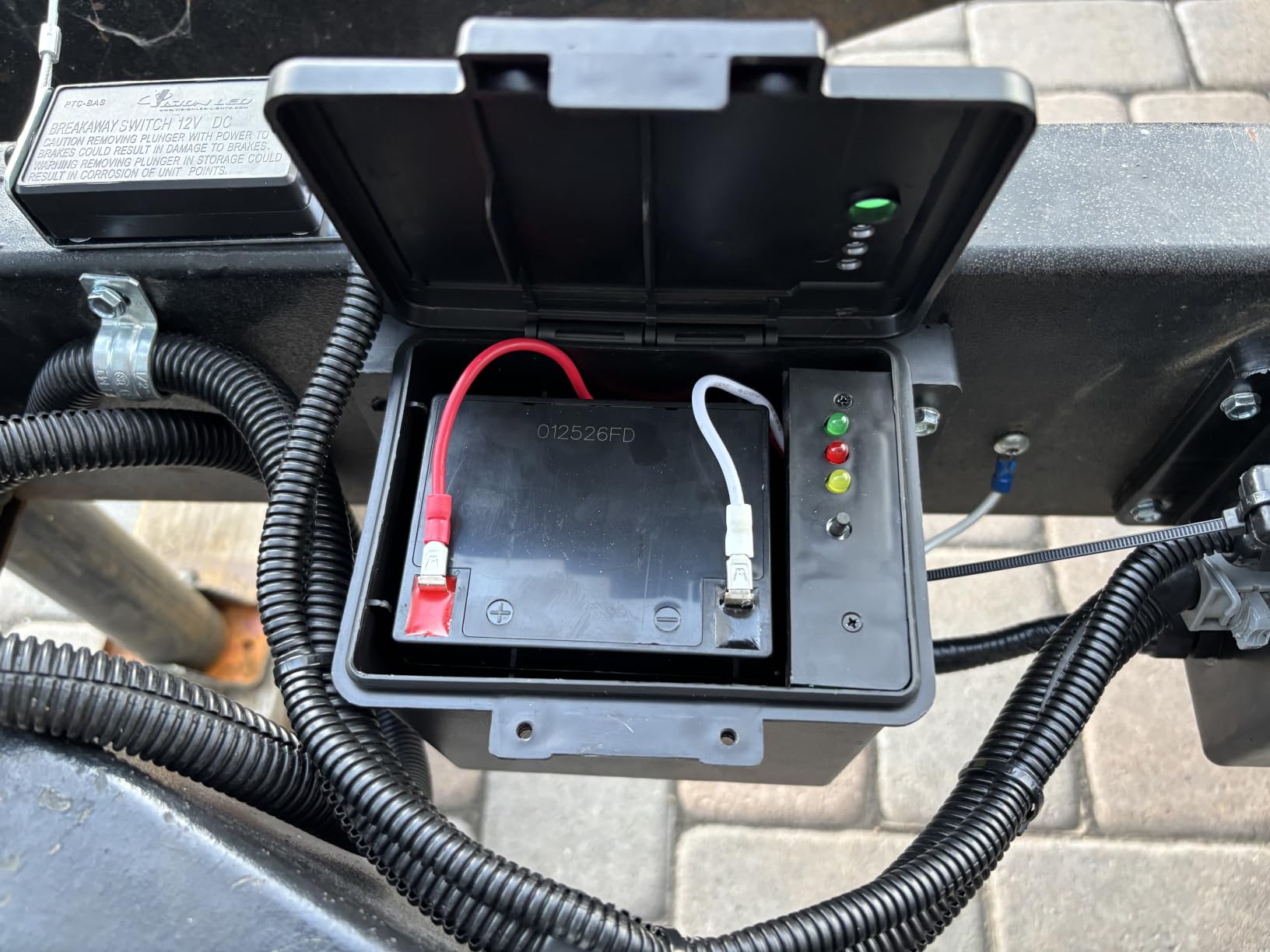 Bright Way 2308 Complete Trailer Breakaway Kit Top Load with LED Charge Indicator 12V5AH Battery Emergency Trailer Brake Switch customer photo 1