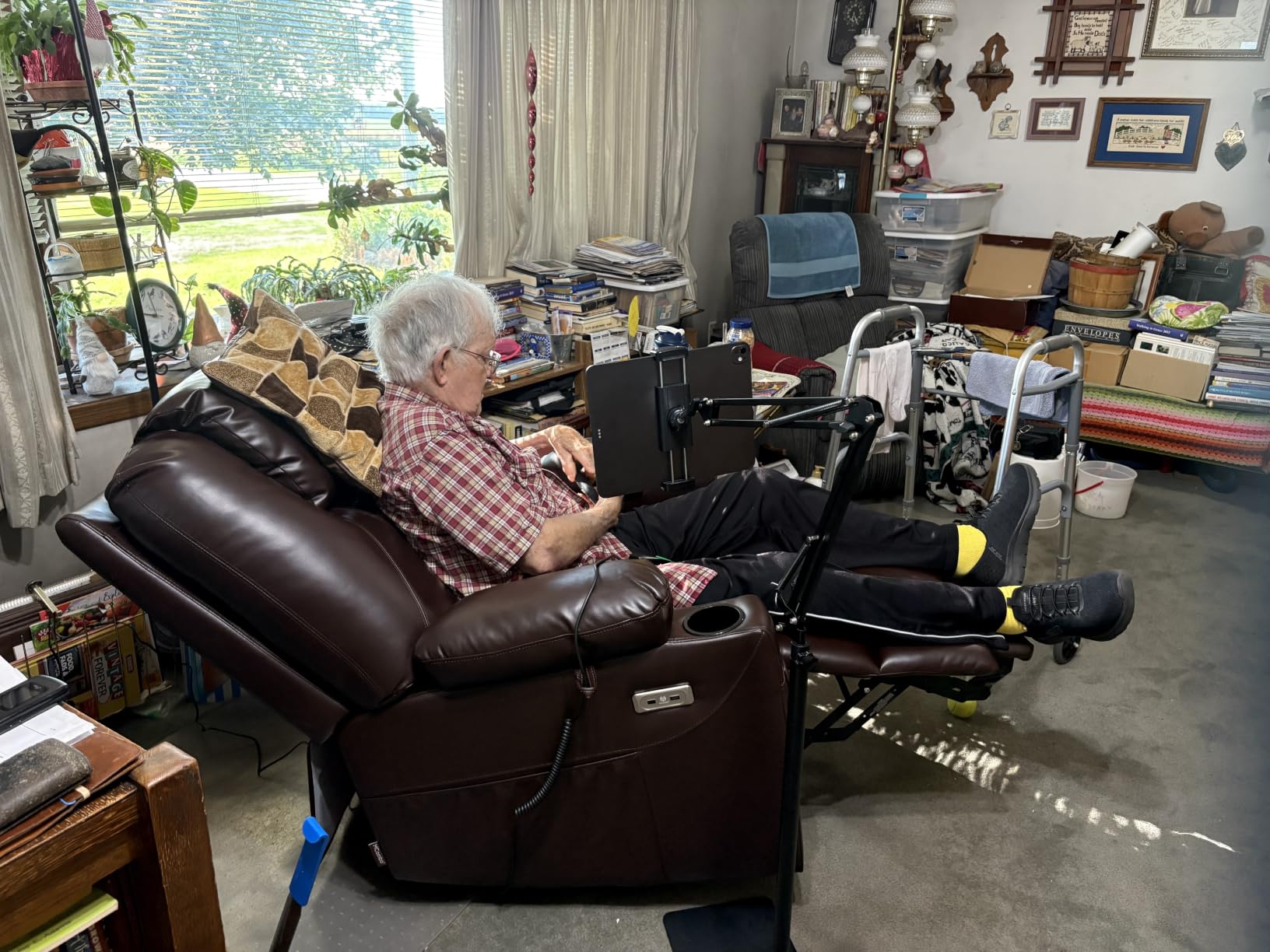 MCombo Electric Power Lift Recliner Chair Sofa with Massage and Heat for Elderly, 3 Positions, 2 Side Pockets, and Cup Holders, USB Ports, Faux Leather 7040 (Grey, Medium) customer photo 1