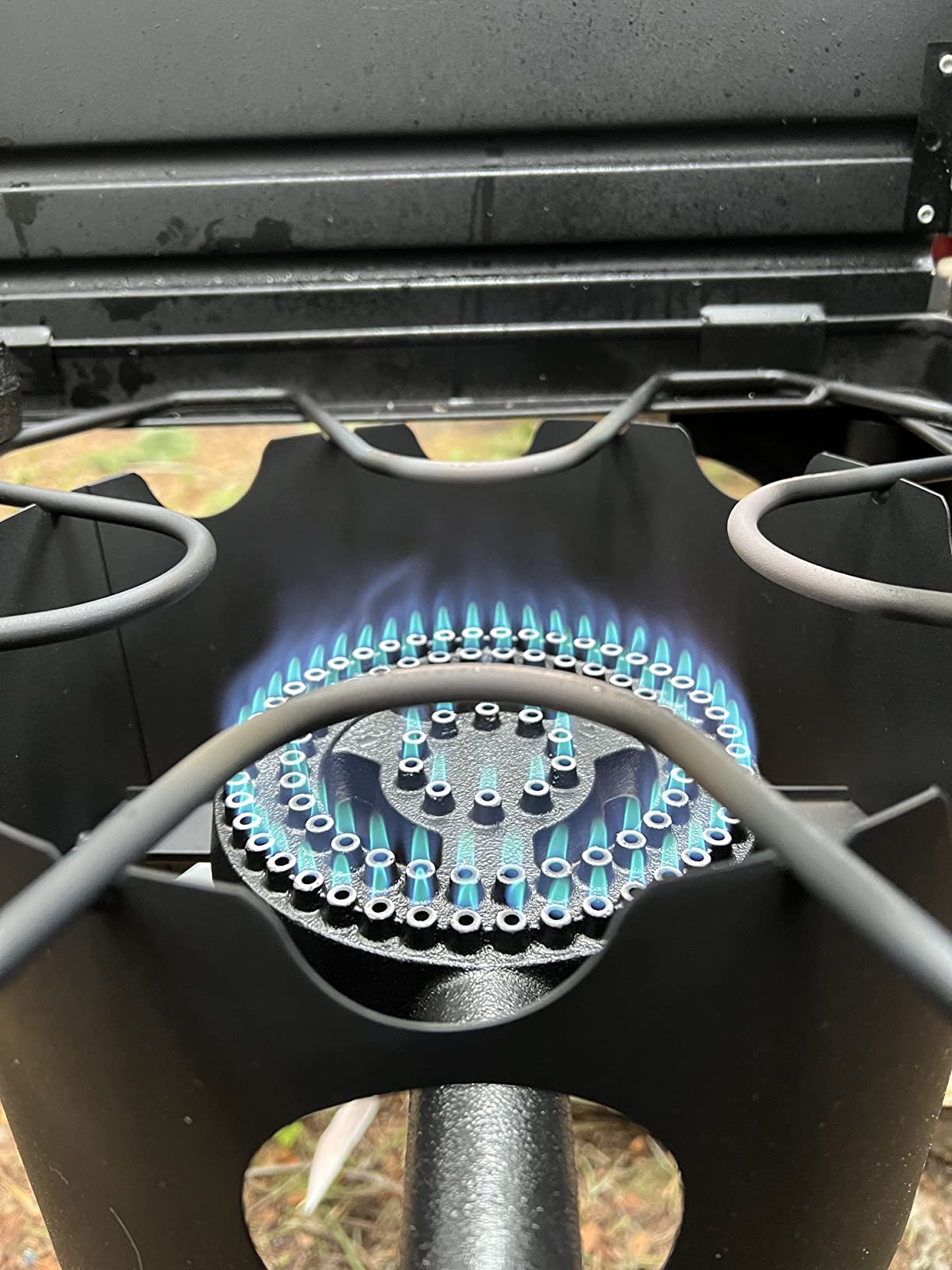 Hike Crew Cast Iron 3-Burner Outdoor Gas Stove | 225,000 BTU Portable Propane Cooktop w/Blue Flame Control, Removable Legs, Temperature Control Knobs, Wind Panel, Hose, Regulator & Storage Carry Case customer photo 2