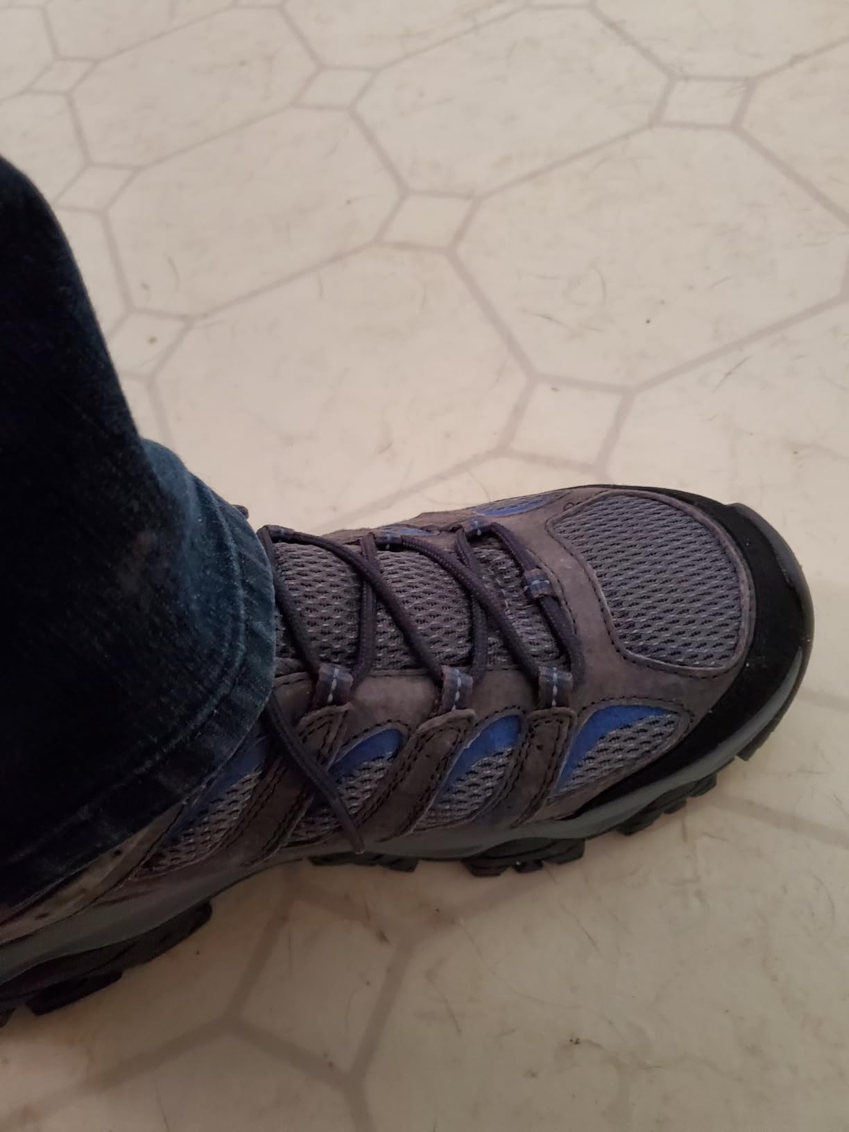 Merrell Men's Moab 3 Mid Hiking Boot customer photo 1