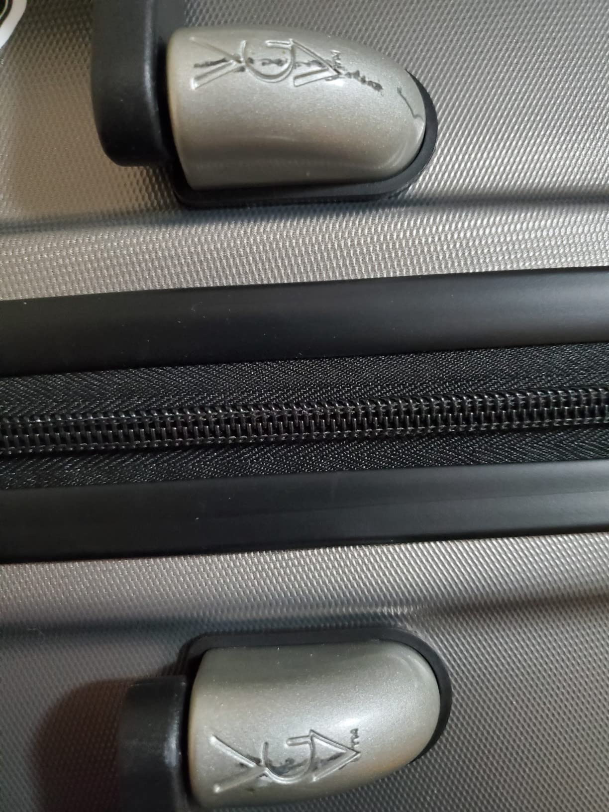 VinGardeValise The Piccolo Wine Suitcase - 5-Bottle Travel Luggage, TSA-Approved, Durable Hard Shell, Shockproof Foam, Secure Bottle Protection for Enthusiasts & Collectors - Silver customer photo 1