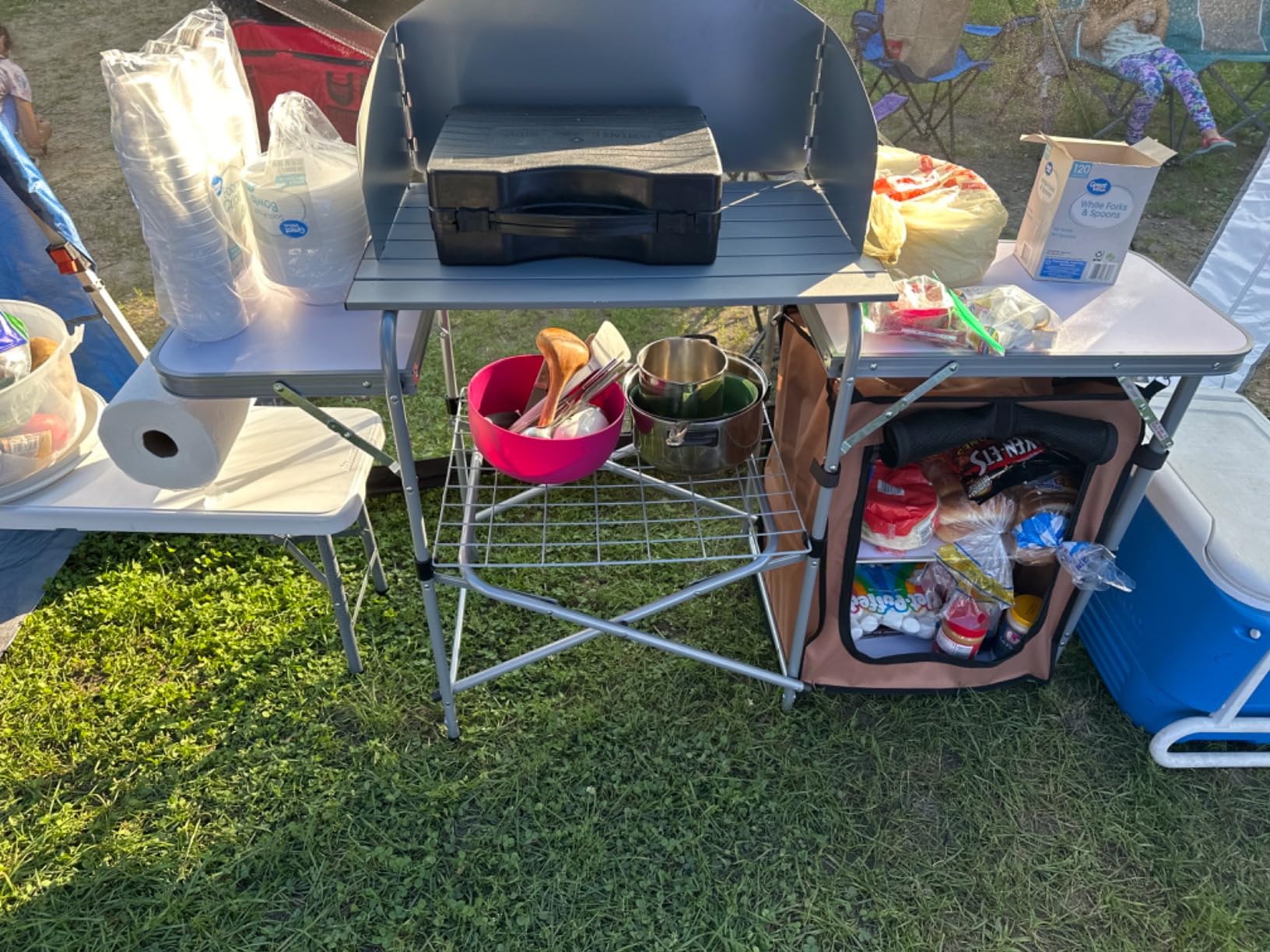 Giantex Folding Grill Table with 26'' Tabletop and Detachable Windscreen, Aluminum Portable Camp Cook Station Carry Bag Quick Set-up, BBQ Camping Picnic Backyard Outdoor Camping Kitchen Table (Grey) customer photo 2