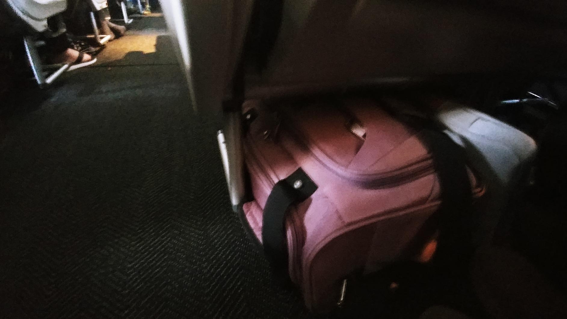 Travelpro Maxlite 5 Softside 2pc Set Expandable Carry On Luggage with 4 Spinner Wheels/Soft Underseat Tote, Lightweight Suitcase, Men and Women, Burgundy customer photo 1