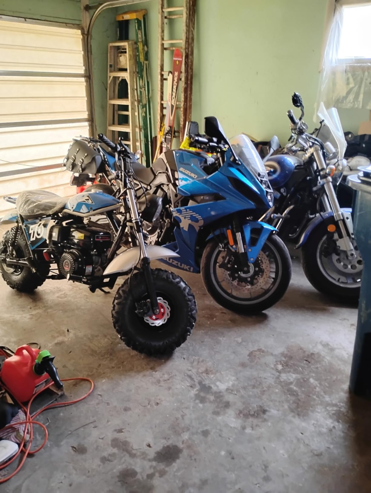 Trailmaster Mini Bike mb 200X Hurricane ALL NEW WITH FRONT AND REAR BRAKES, 196cc (black) customer photo 1