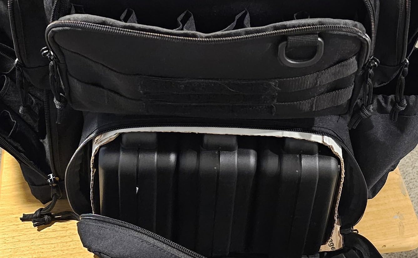 DSLEAF Tactical Pistol Backpack for 6 Handguns, Gun Backpack for Shooting | 3 Pistol Cases for 6 Pistols, 13x Magazine Slots, Lockable Zippers, Padded Shoulder Straps for Comfort customer photo 1