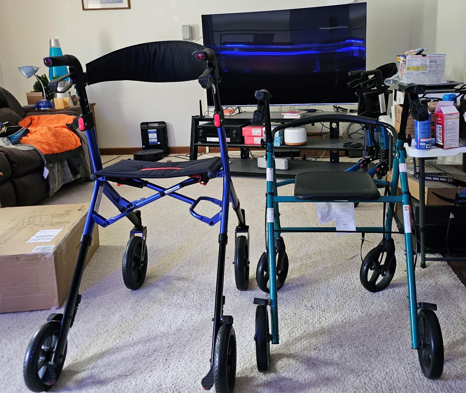 WALK MATE Rollator Walker for Seniors with Seat for 5.3~7ft Tall customer photo 2