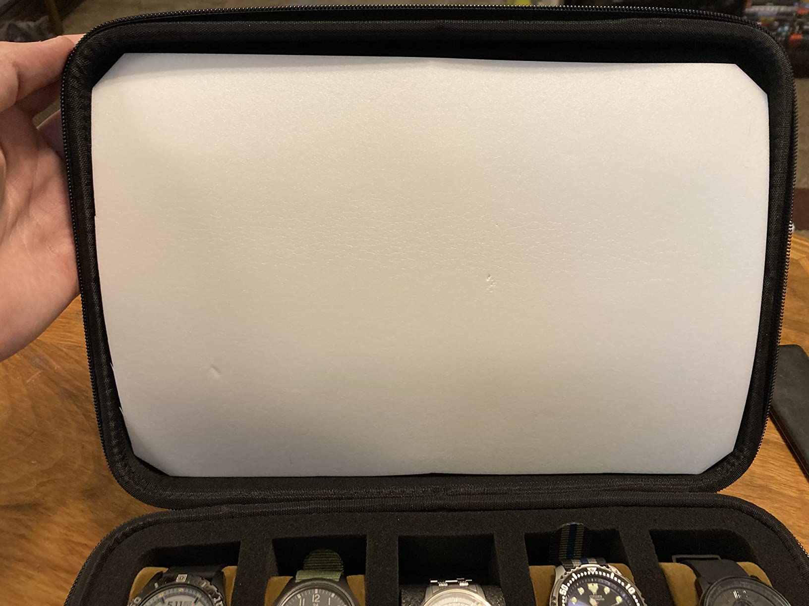 Comecase 8 Slot Travel Watch Case for Men Women, Hard Shell Watch Organizer, Soft Foam and Velvet Interior Cushions Watches From Rubbing, Removable Pillows Hold Bands Securely, Portable Handle, Black customer photo 2