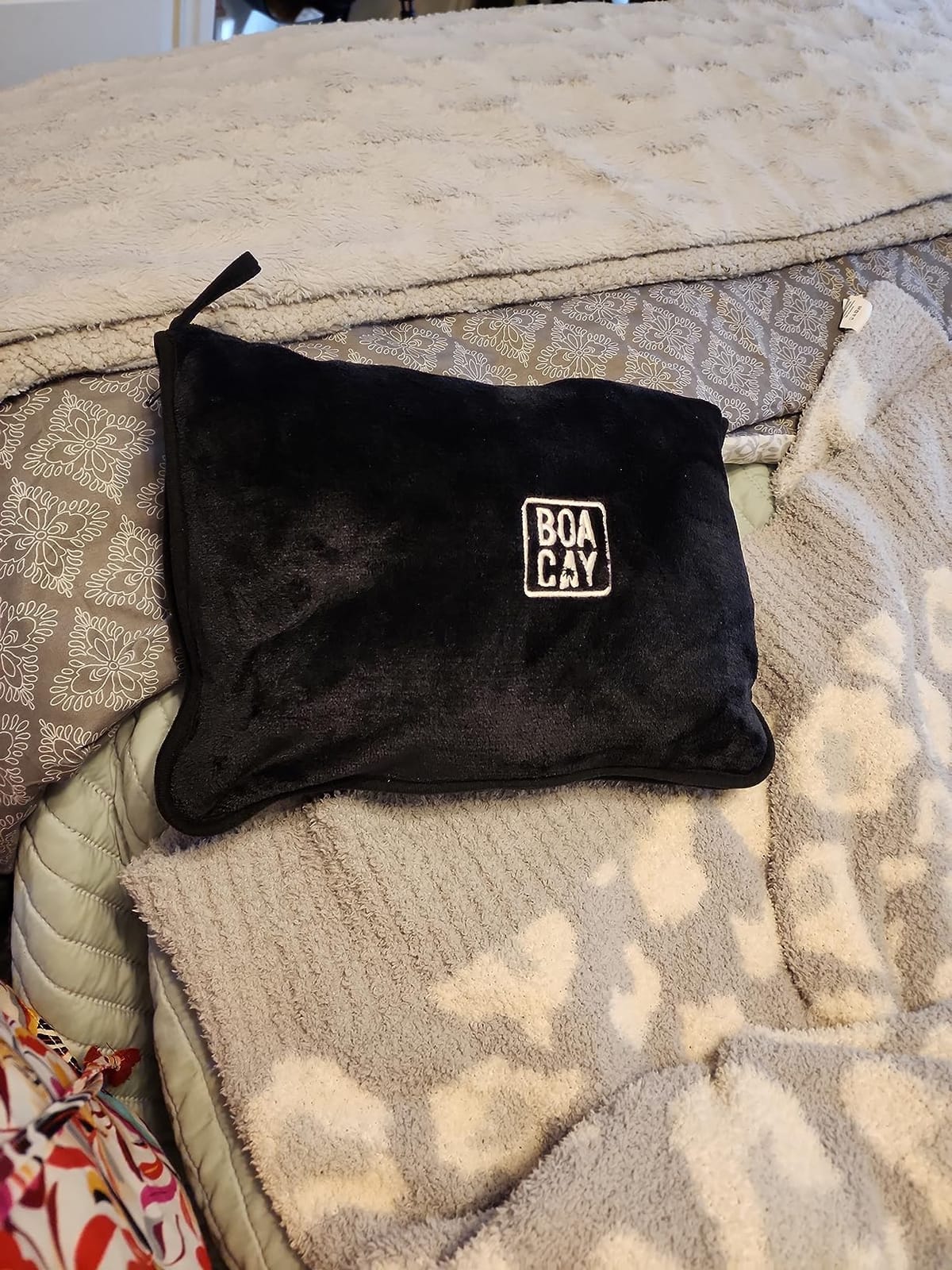 BOACAY Soft & Warm Travel Blanket for Airplane & Car - Long Flight Essential for Women, Men, Kids - Compact Pillow with Luggage Sleeve & Backpack Clip customer photo 2