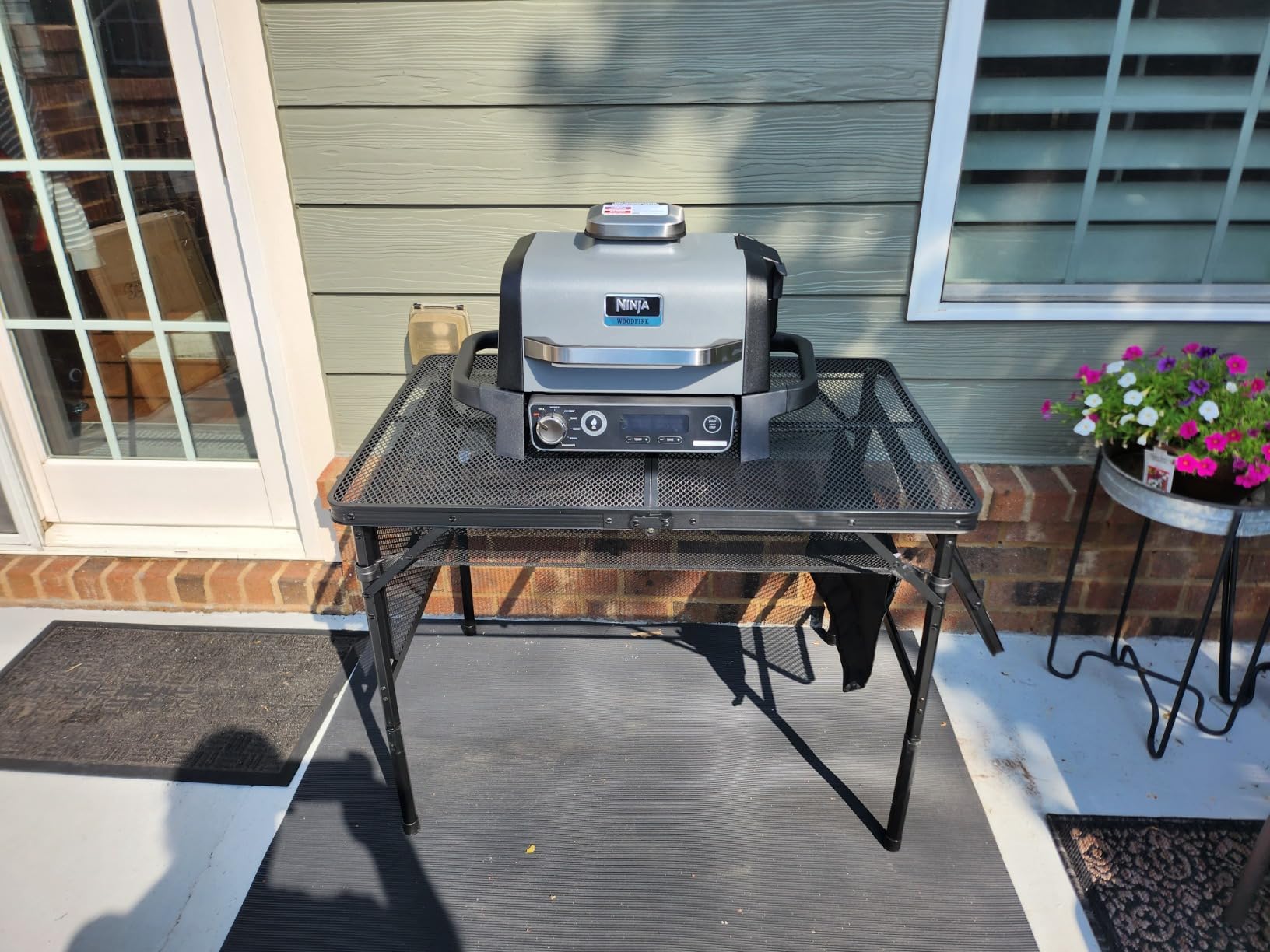 Nice C Metal Folding Grill Table, Camping Tailgate Grill Station customer photo 2