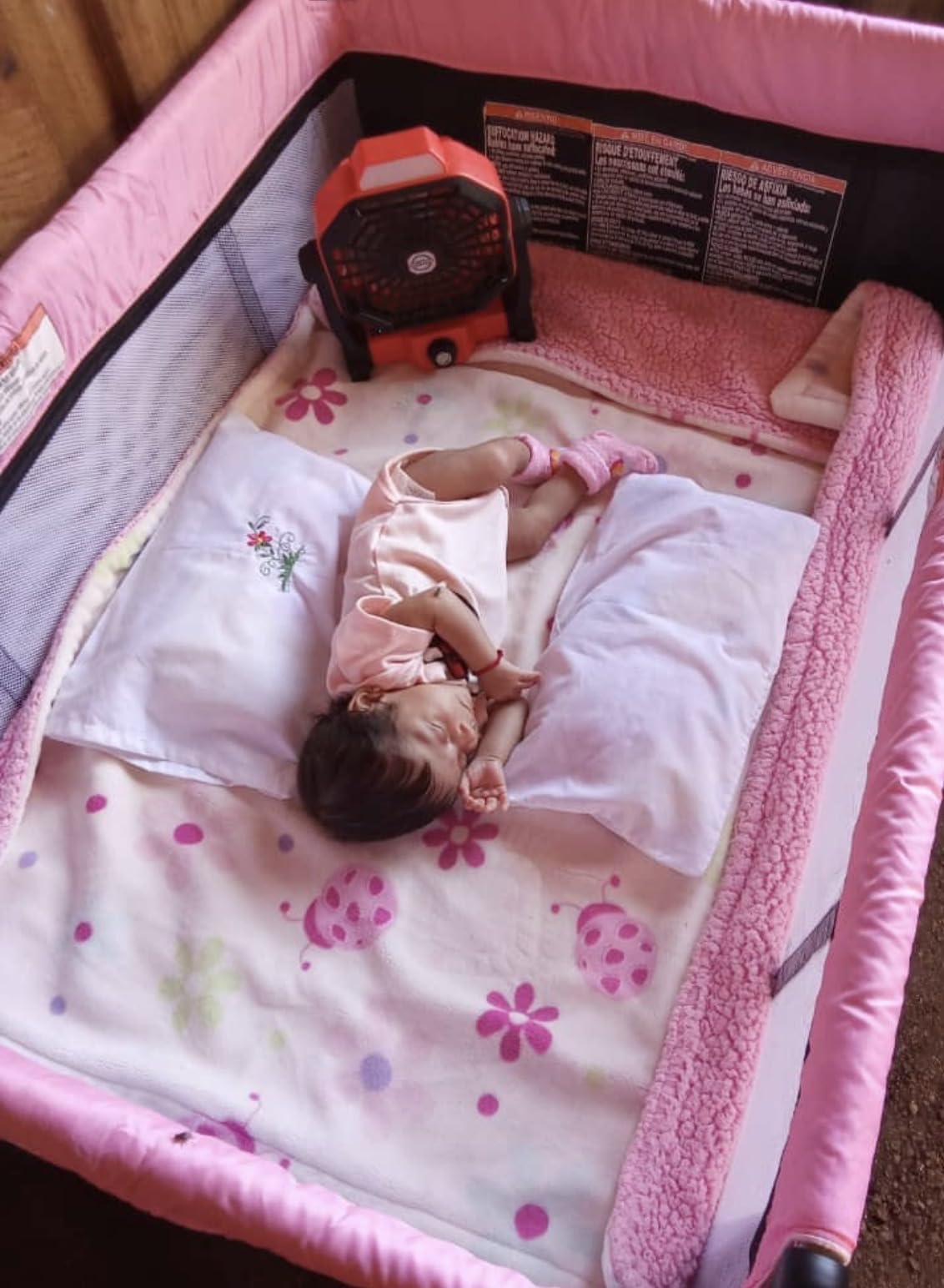 Dream On Me Zazzy Portable Baby Playard with Bassinet, Travel Carry Bag, Gray customer photo 2