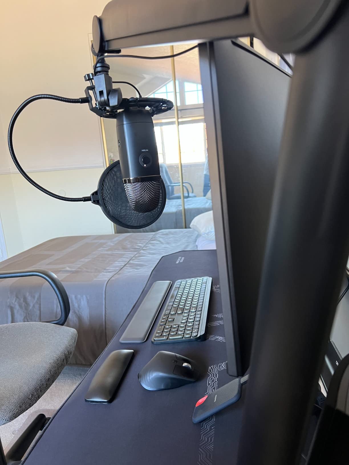 IXTECH Premium Microphone Boom Arm with Desk Mount, 360° Rotatable, Fully Adjustable, for Podcast, Video, Gaming, Radio, Studio, Recording, Sturdy and Universal VALIANT Model customer photo 1