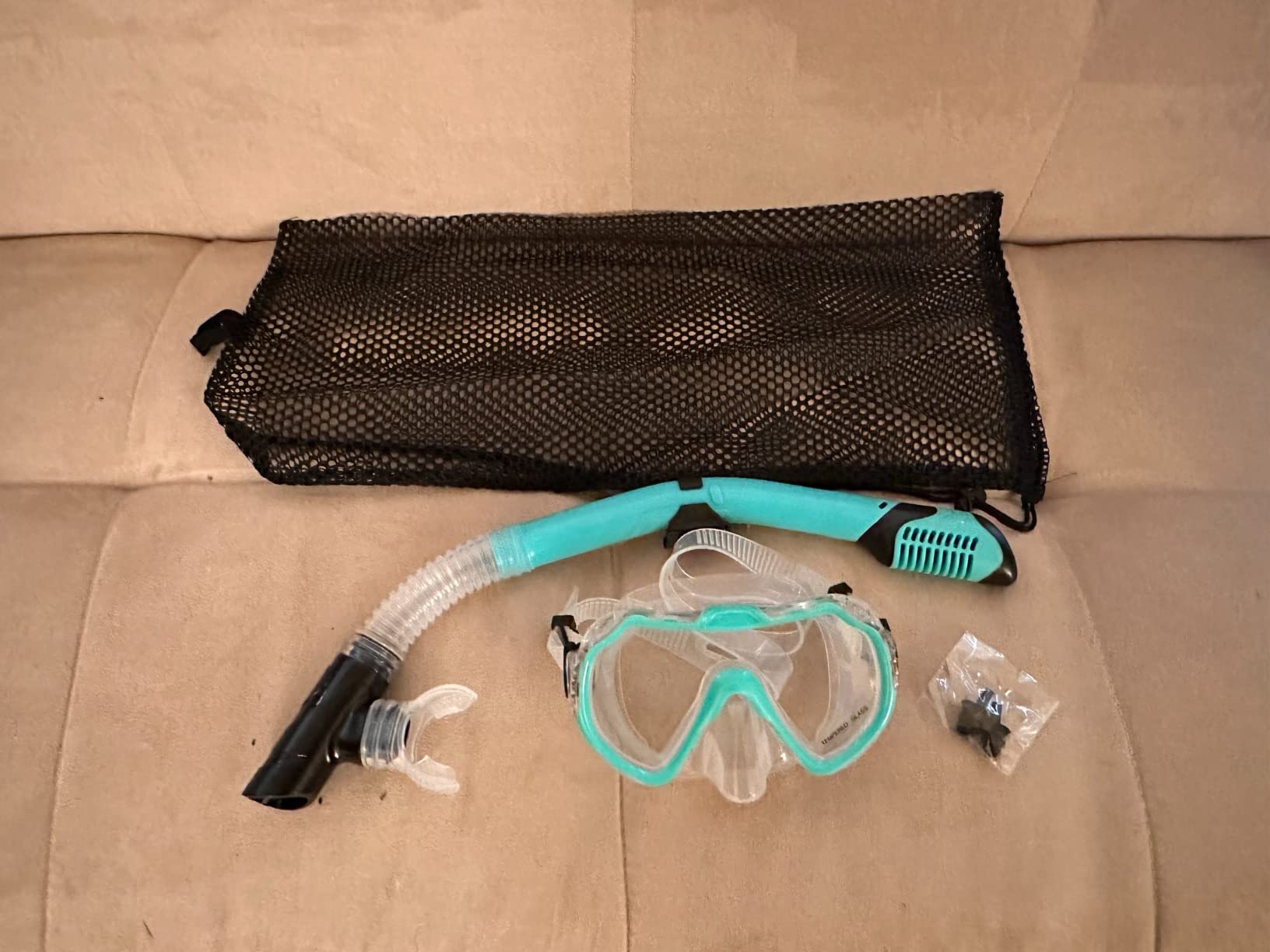 Snorkeling Gear for Adults, Adult Snorkel Set with Panoramic Anti-Leak and Anti-Fog Tempered Glass Snorkel Mask, Dry Top Snorkel, Snorkle Mask Set Adult with Mesh Bag Ear Plug for Snorkeling customer photo 1