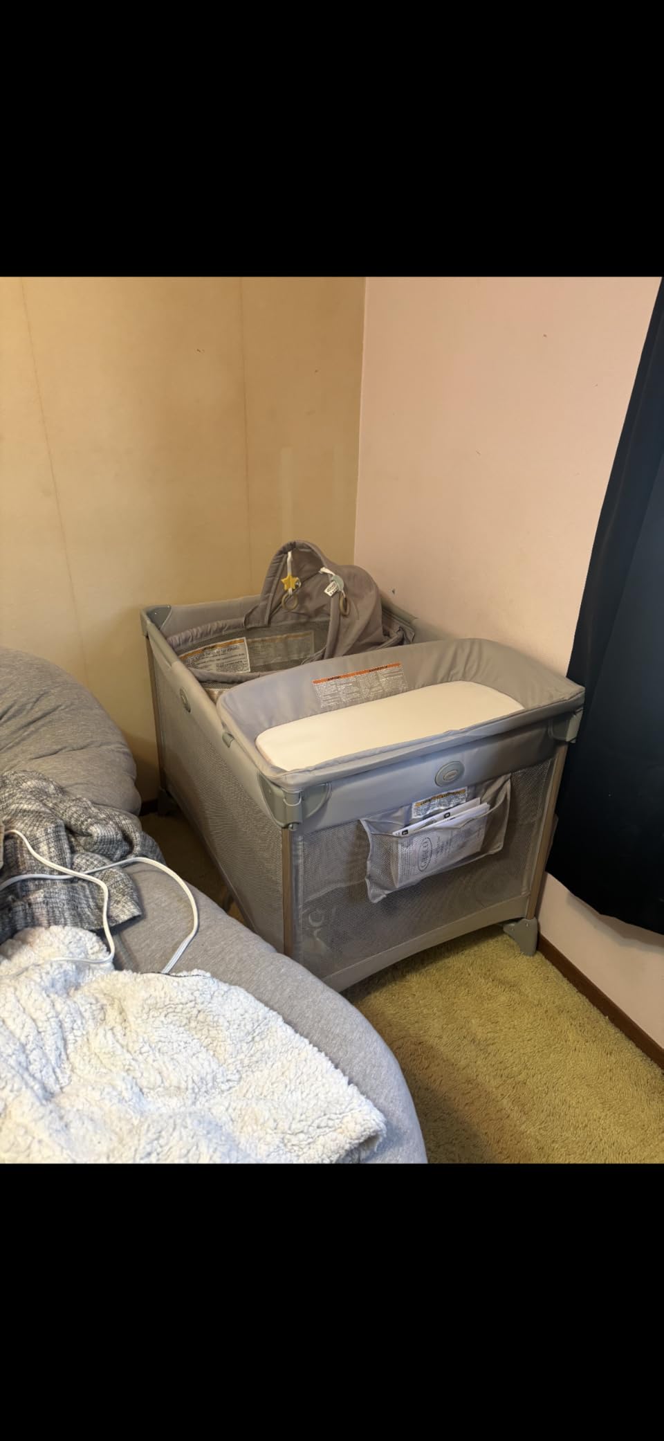 Graco® Pack 'n Play® Simple Solutions™ Playard, Cam customer photo 2