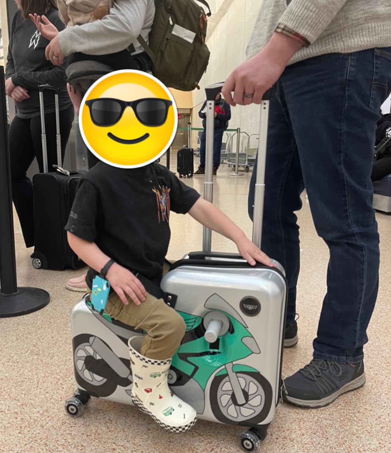 Younglingz LIL FLYER GO Version 2 Ride On Suitcase for Kids - SPACE (Ages 2-6, Holds up to 80 lbs) customer photo 2