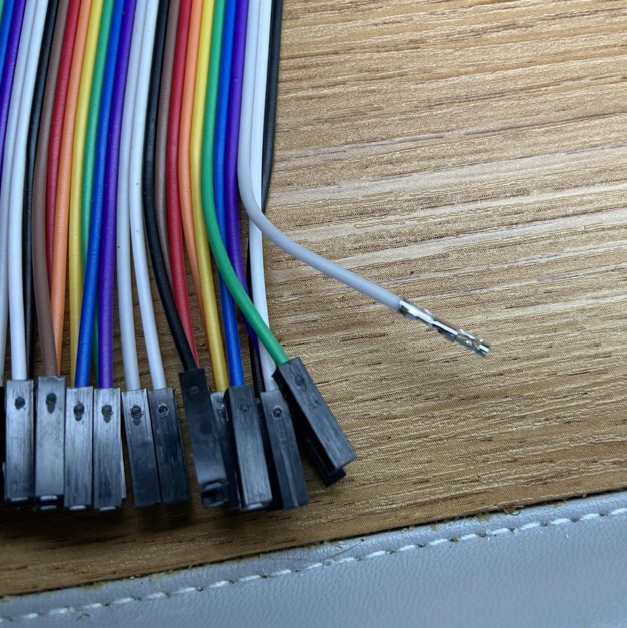 Solderless Electronics Breadboard Jumper Wires Kit 400 830 Tie Point Breadboard 14Values Solid Jumper Wire 126pcs U-Shape Male to Male Bread Board Cable Wire Ribbon Cables customer photo 2