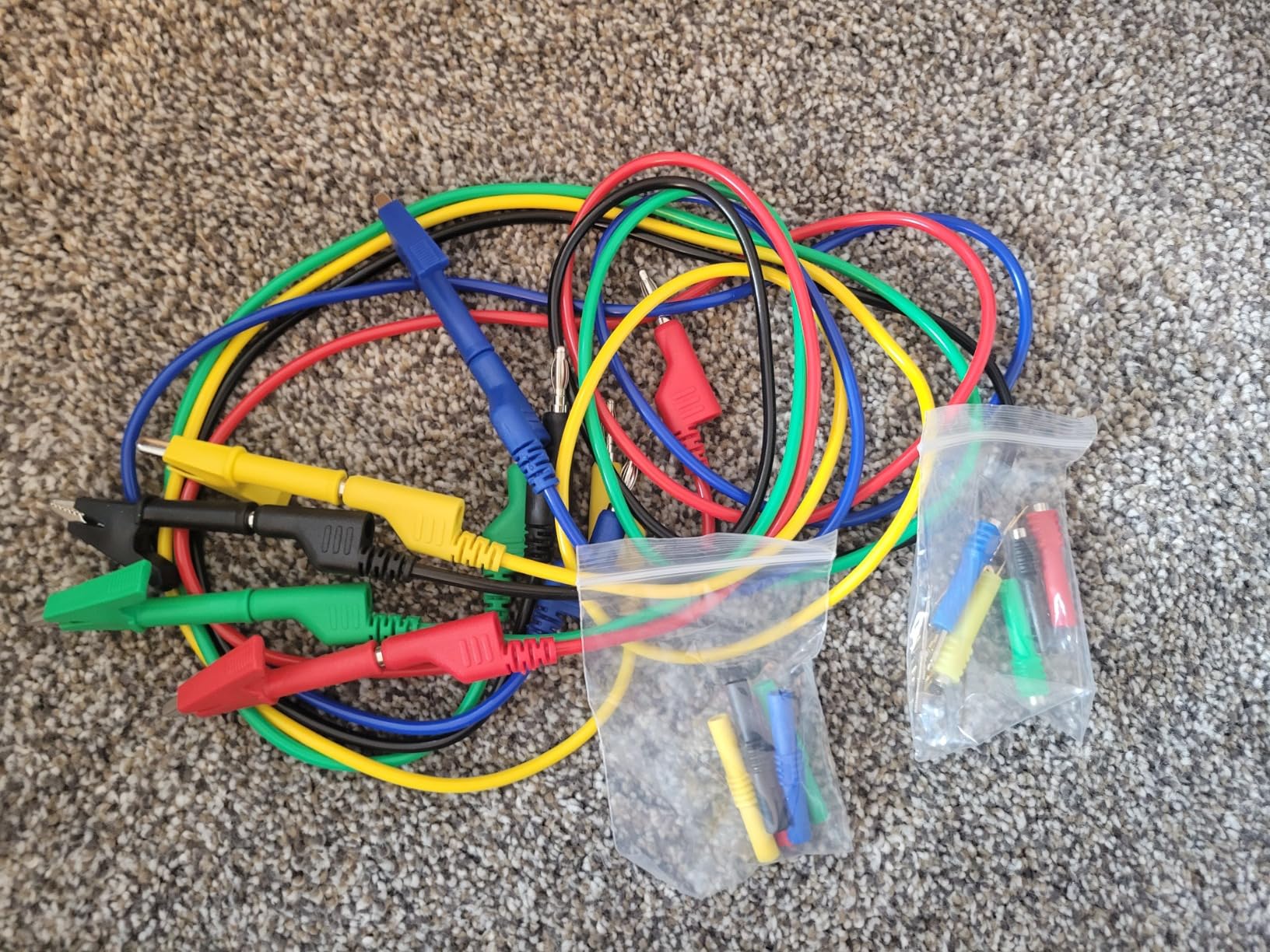 30 Pcs Banana Plug Silicone Test Leads Kit, 4mm Stackable Banana Plug with Threading Probe, Alligator Clips, Probe Holder, Connection Hose ,Automotive Test Leads for Multimeter customer photo 1