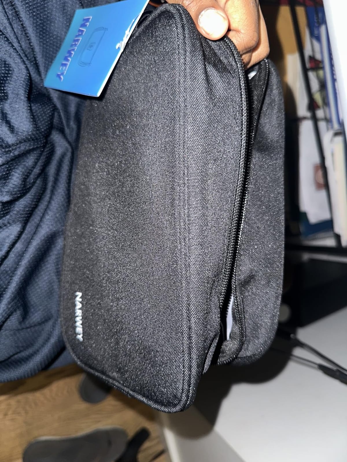 Narwey Clear Travel Toiletry Bags for Men Women, Clear Makeup Cosmetic Bag customer photo 1