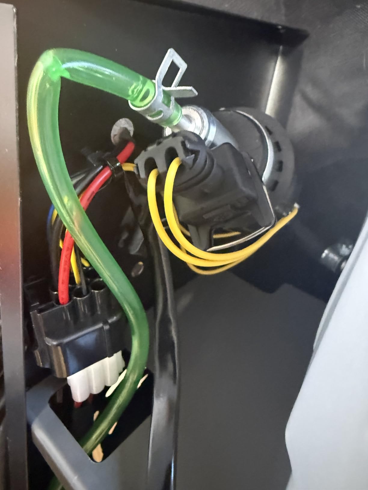 VEVOR 8KW Diesel Heater All in One, Diesel Air Heater with Bluetooth App Control, Portable Parking Heater Automatic Altitude Adjustment Max 18045 ft, Remote Control and LCD, for Vehicles and Indoors customer photo 1