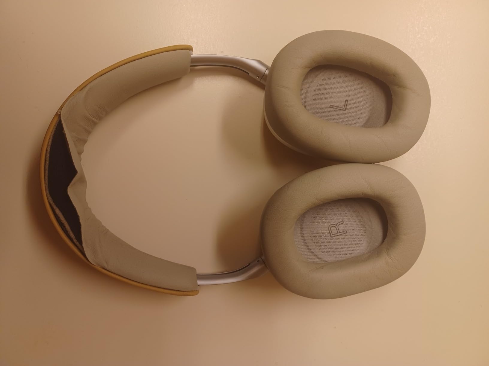 Bowers & Wilkins Px8 Over-Ear Wireless Headphones, Royal Burgundy - Active Noise Cancellation, 30-Hour Battery Life, 15-Min Quick Charging customer photo 2