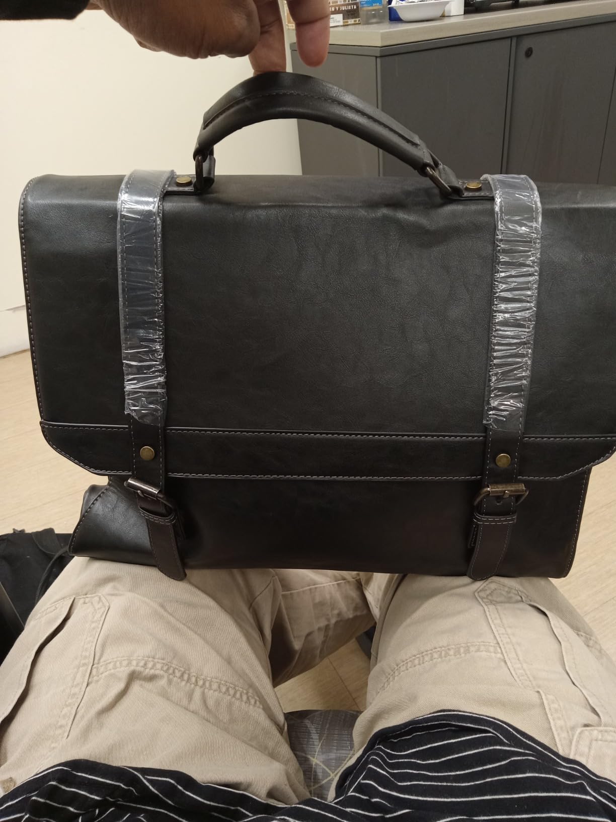 IGOLUMON Mens Messenger Bag 15.6 Inch Vintage Leather Laptop Briefcase Bag customer photo 1