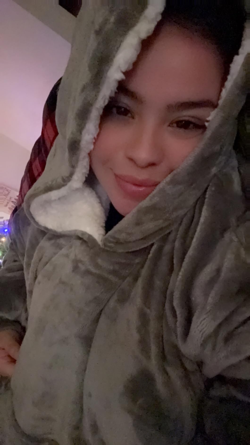 KFUBUO Wearable Heated Blanket Cordless Oversized Hoodie Sweatshirt customer photo 1