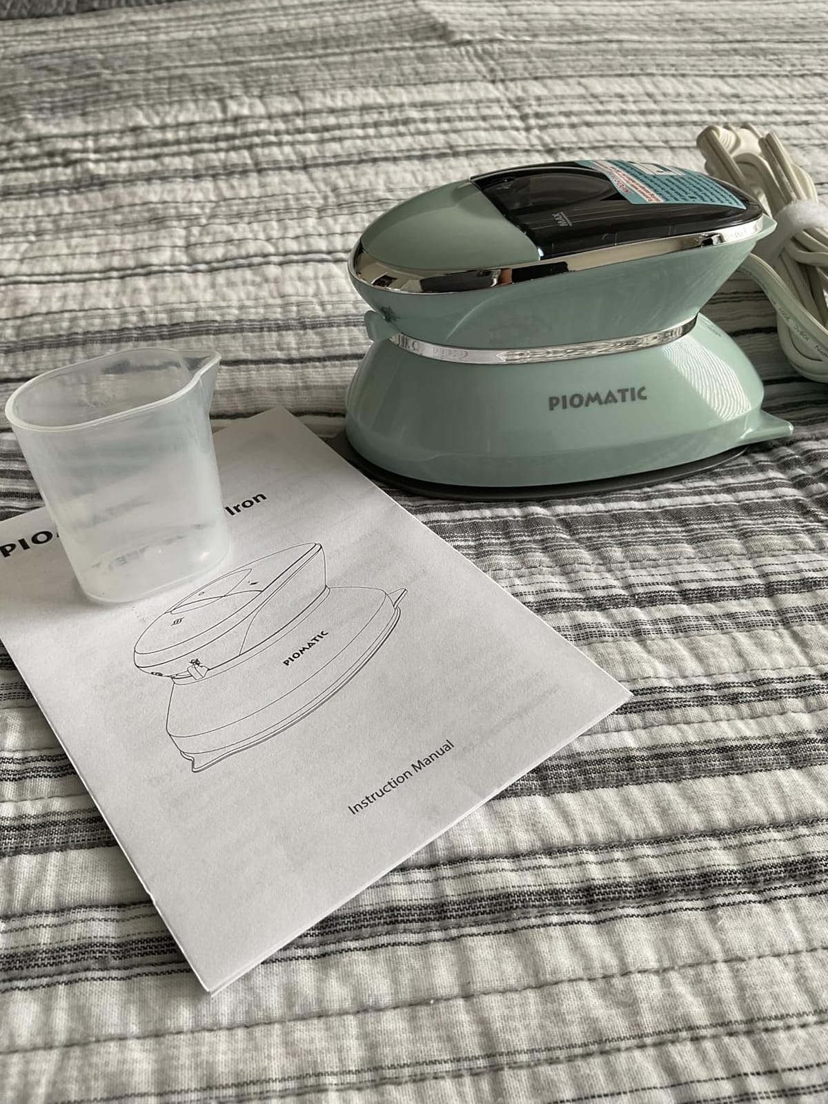 PIOMATIC Travel Iron Mini with Steam for Clothes with Dual Voltage | Portable Mini Ironing Machine with Non-Stick Soleplate, Small Iron for Sewing, Quilting and Handcraft customer photo 2