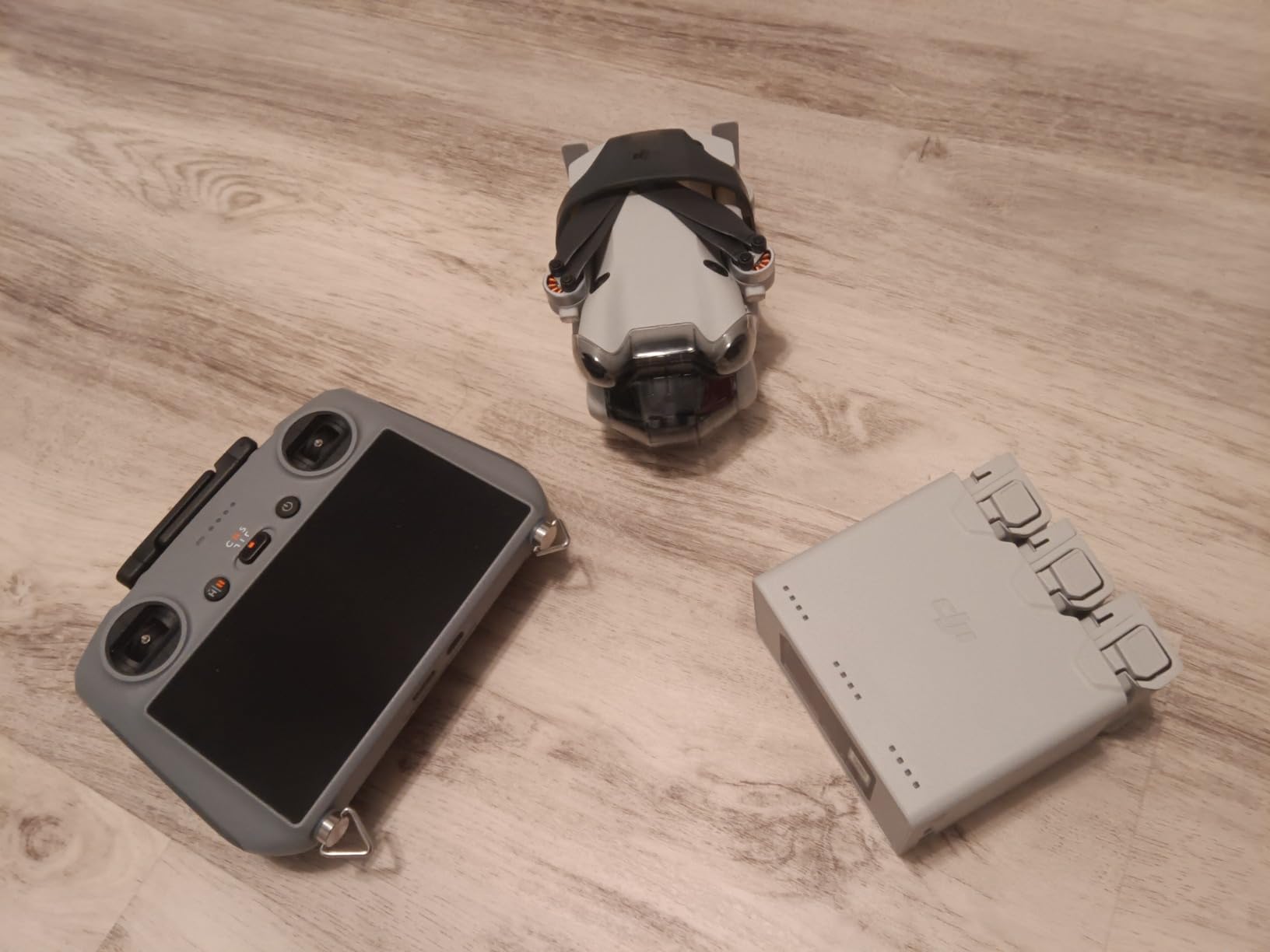 DJI Mini 4 Pro Folding Drone with RC 2 Remote (With Screen) Fly More Combo, 4K HDR Video Camera for Adults, Under 249g, Omnidirectional Sensing, 3 Batteries Bundle with Deco Gear Accessories customer photo 1