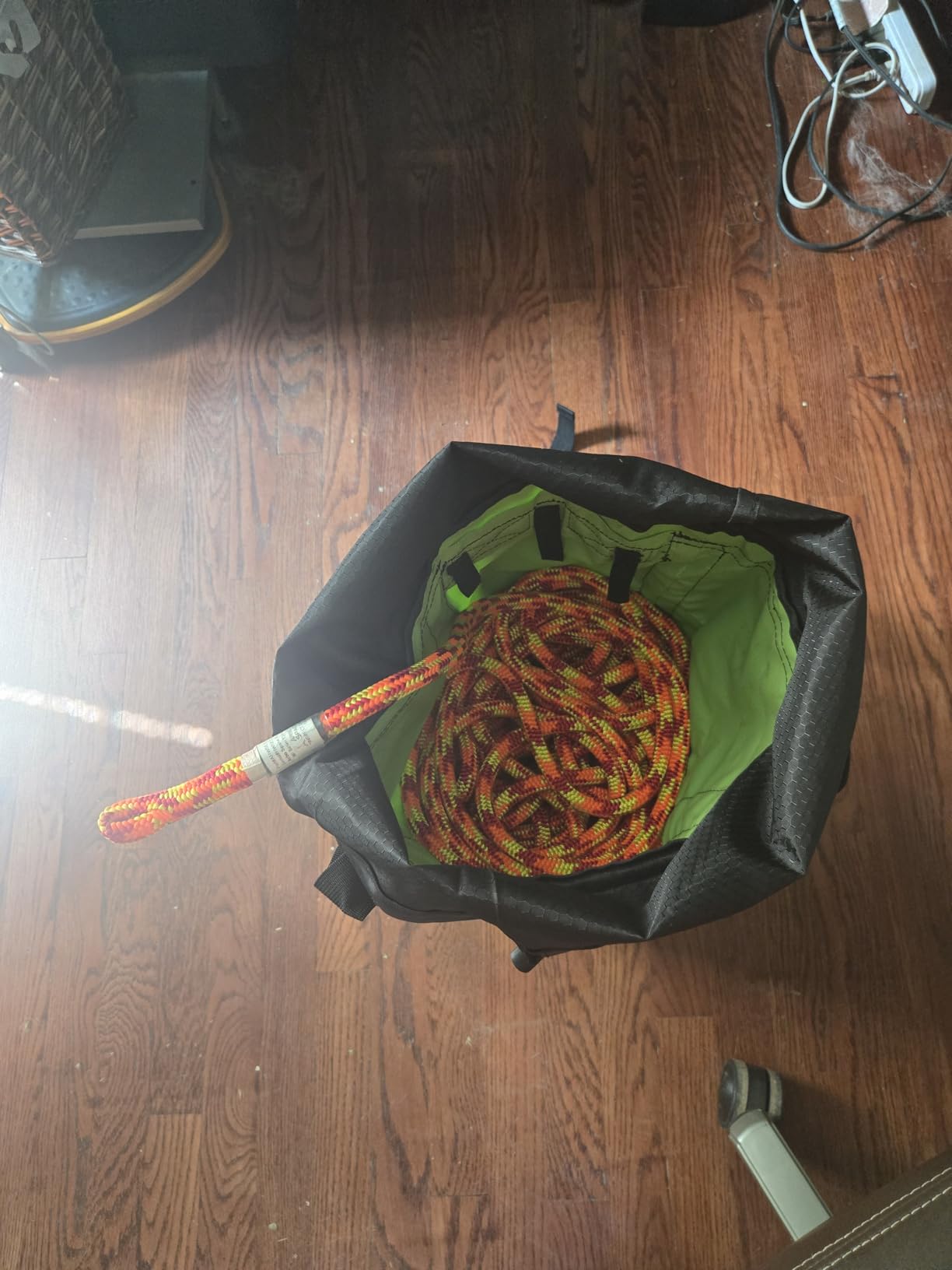 AOLEBA Arborist Rope Storage Bag Tree Climbing Rock Rope Bucket Backpack Rope Storage Bag Large Capacity 1680D Thicken Nylon Material with Hand Straps, Side Pockets customer photo 2