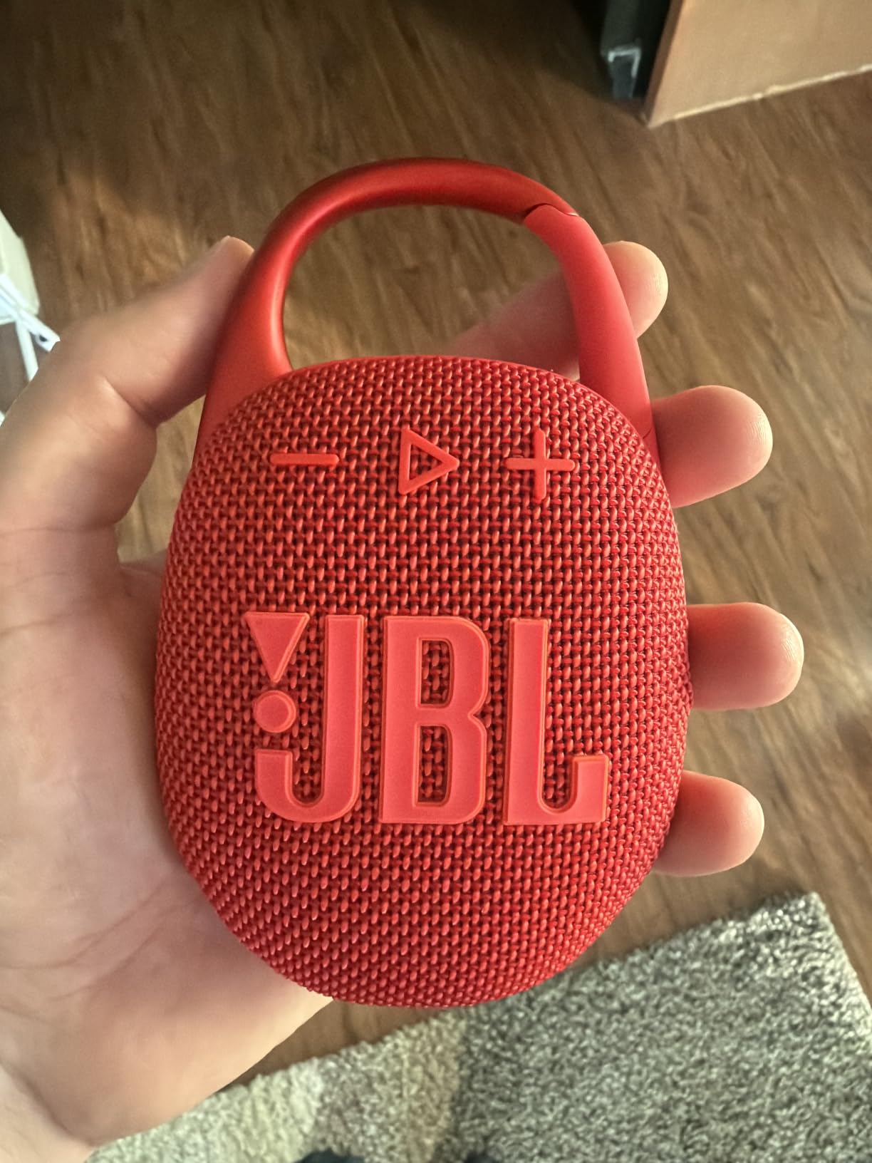 JBL Clip 5 - Ultra-Portable Waterproof Speaker - Camo, Ultra-portable JBL Pro Sound, Redesigned carabiner, Up to 12 hours of playtime plus 3 hours with Playtime Boost customer photo 1