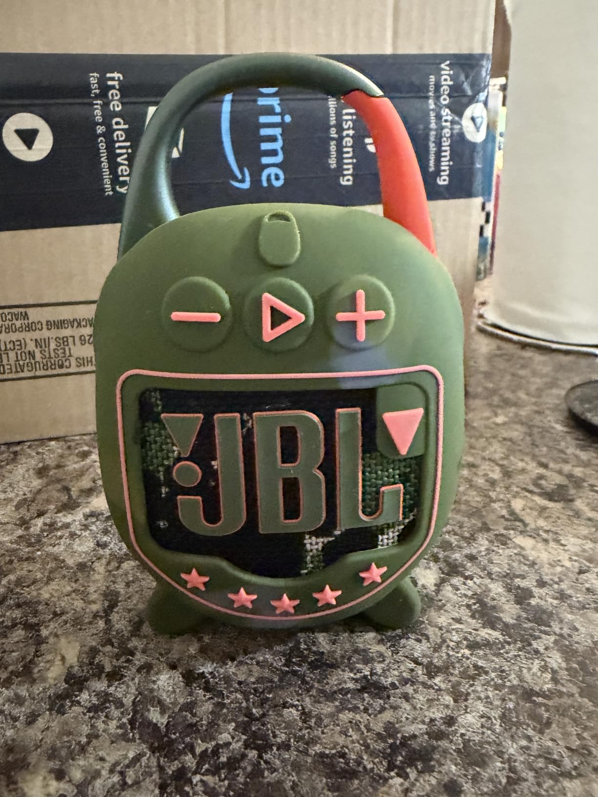 JBL Clip 5 - Ultra-Portable Waterproof Speaker - Camo, Ultra-portable JBL Pro Sound, Redesigned carabiner, Up to 12 hours of playtime plus 3 hours with Playtime Boost customer photo 2