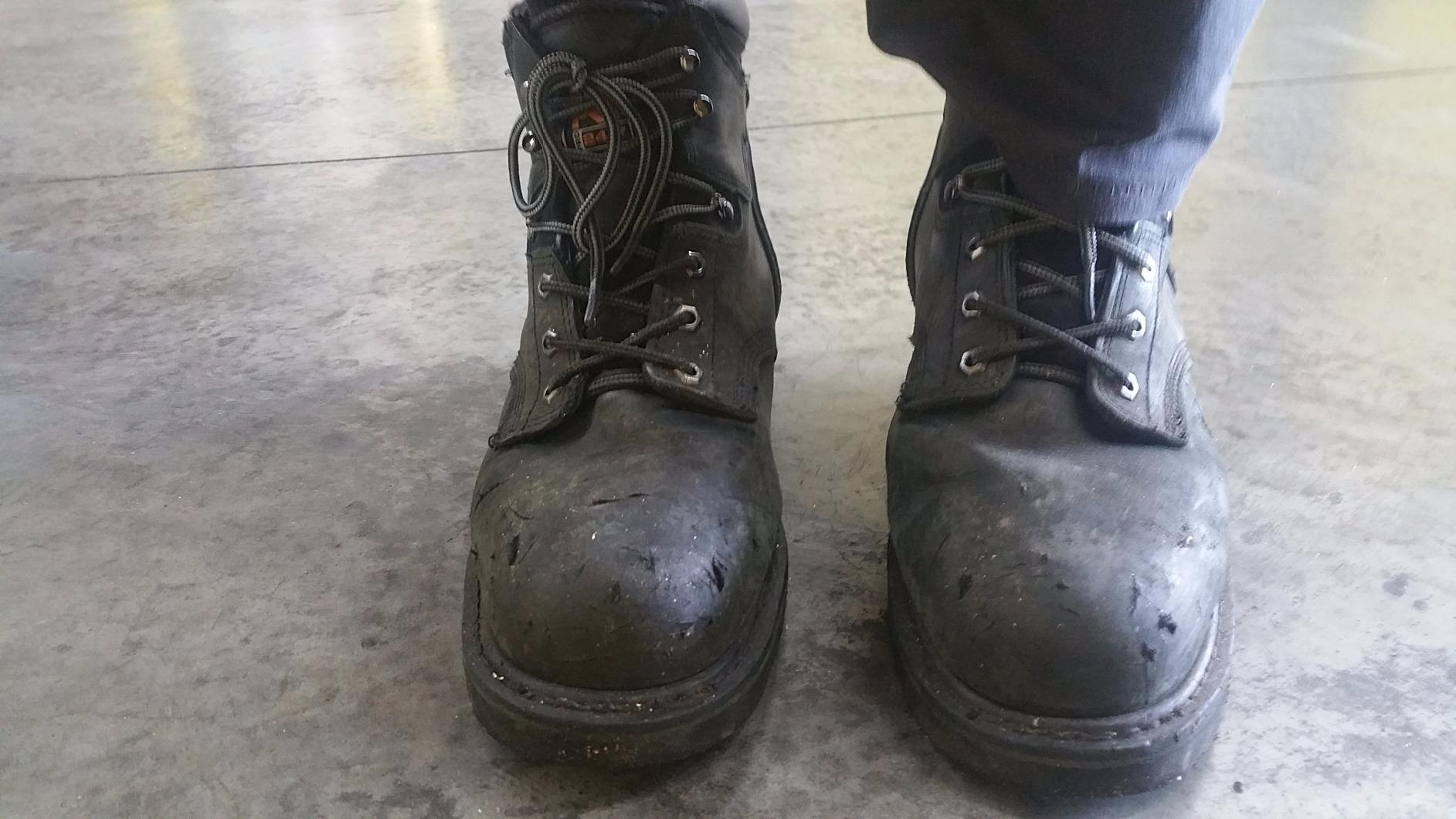 Timberland PRO Men's Pit Boss 6 Inch Steel Safety Toe Industrial Work Boot customer photo 1