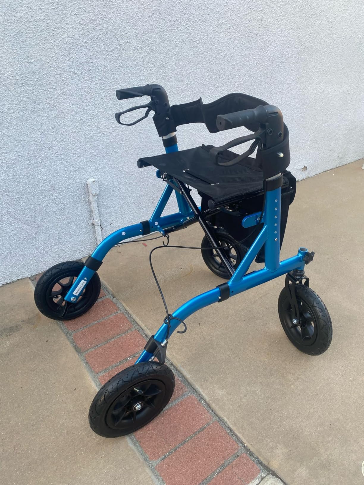 Goplus Rollator Walkers for Seniors with Seat, Foldable Rolling Walker with 9.5” All Terrain Pneumatic Wheel, Supports up to 300 lbs, Heavy Duty Bariatric Rollator Walker for Adult customer photo 2