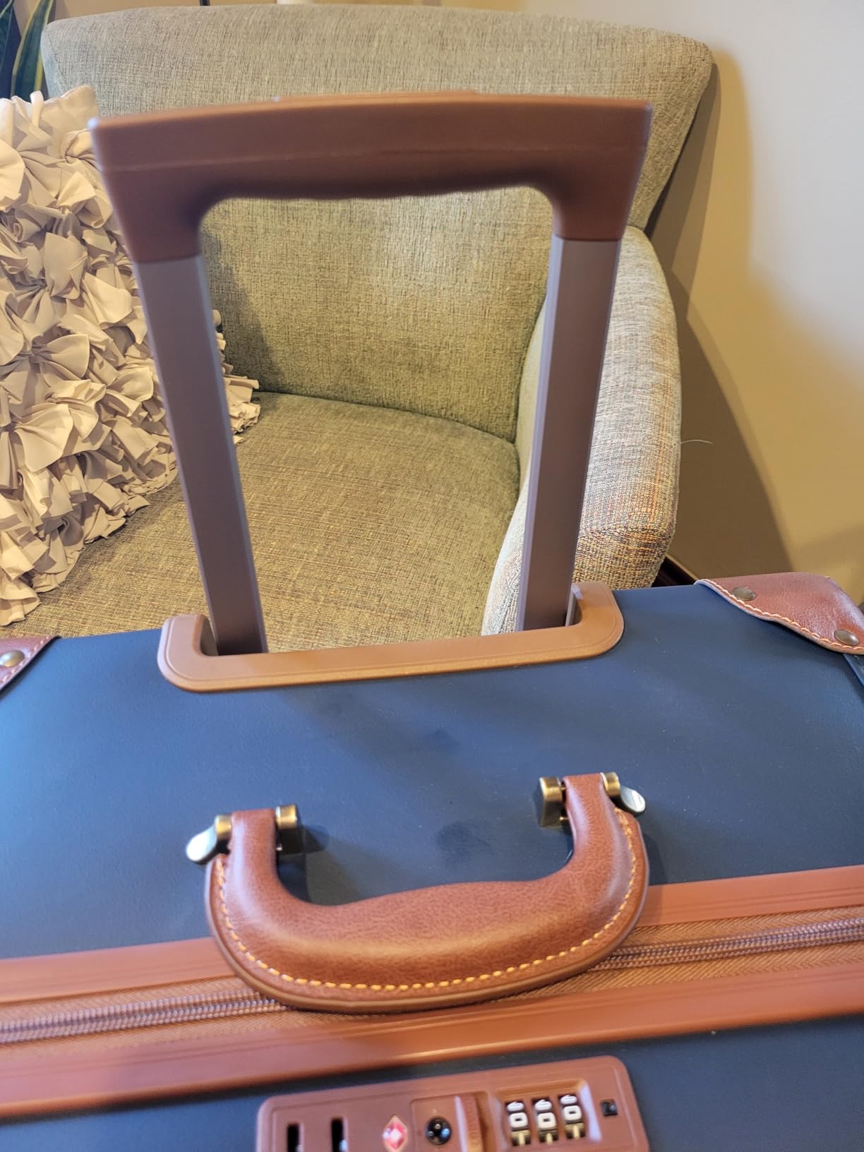 NZBZ Vintage Luggage Set for Women, 3 Piece Retro Trunk Suitcase Set with Spinner Wheels, PU Leather Travel Luggage with TSA-Accepted Lock & Protective Cover, 20/24/28 Inch, Vintage Olive customer photo 1