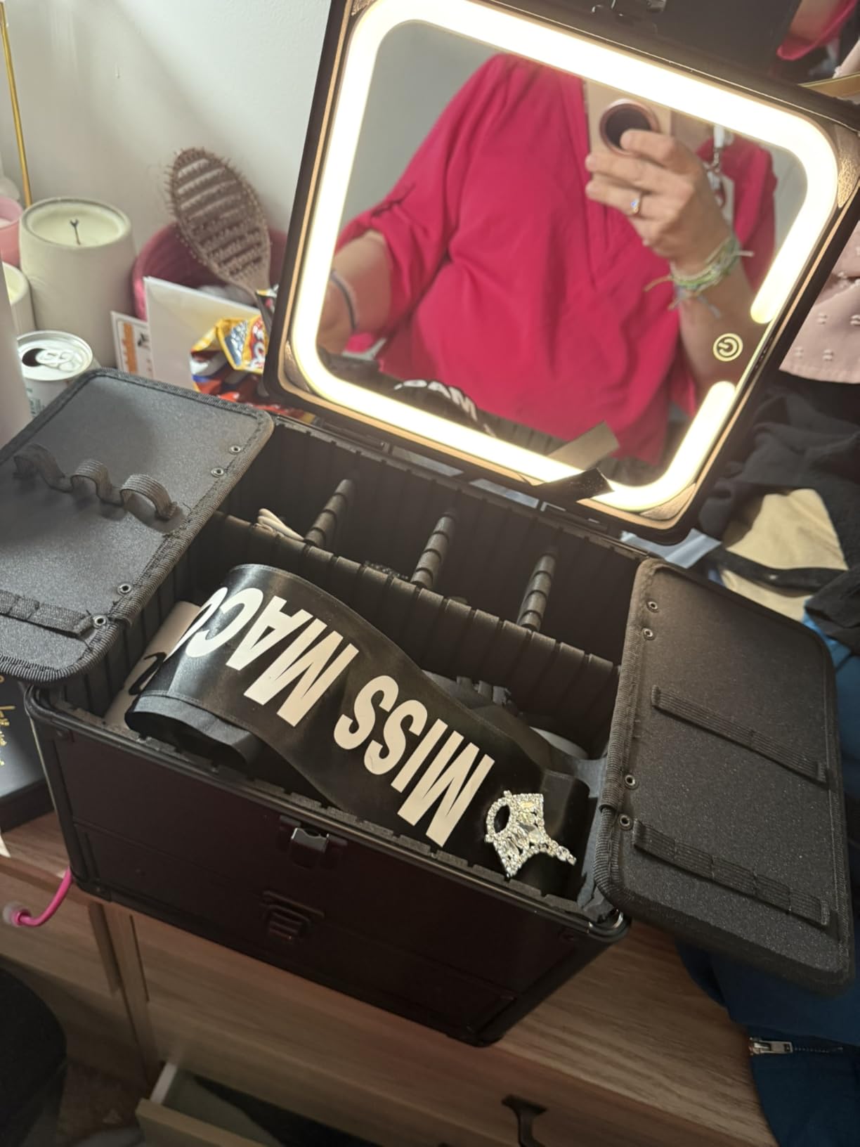 Qislee Makeup Box with Detachable Magnetic LED Mirror, Travel Train Case customer photo 1