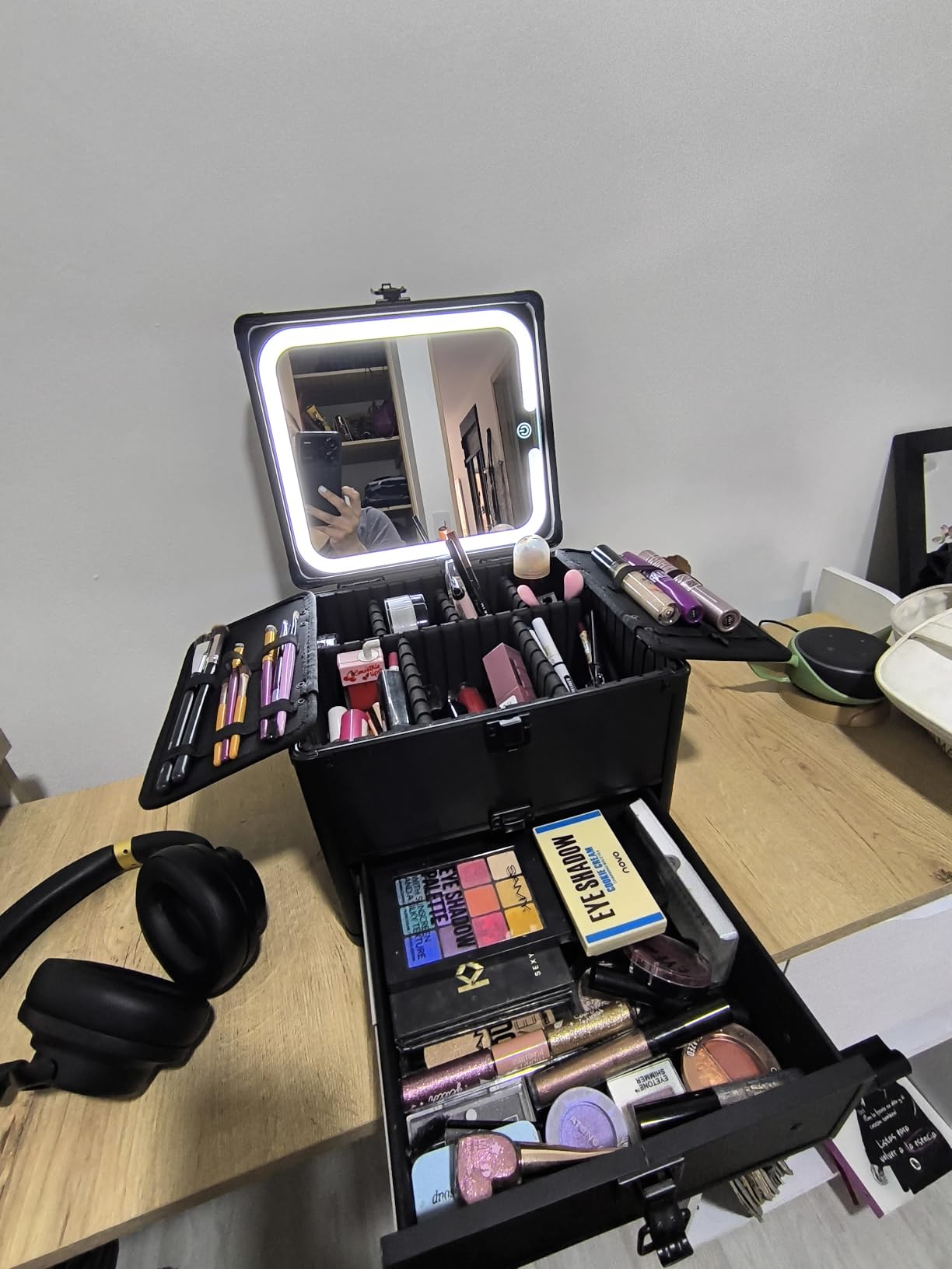 Qislee Makeup Box with Detachable Magnetic LED Mirror, Travel Train Case customer photo 2