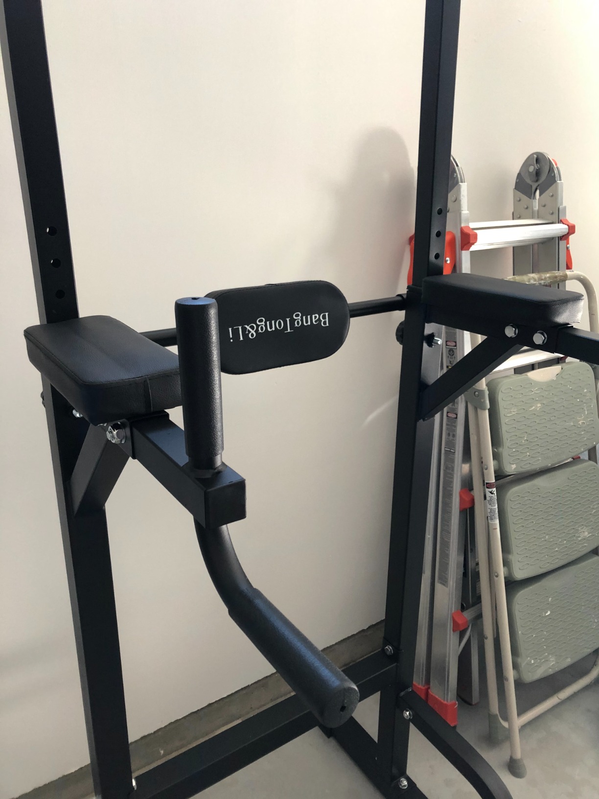 BangTong&Li Power Tower, Pull Up Bar Dip Station/Stand for Home Gym Strength Training Workout Equipment customer photo 1