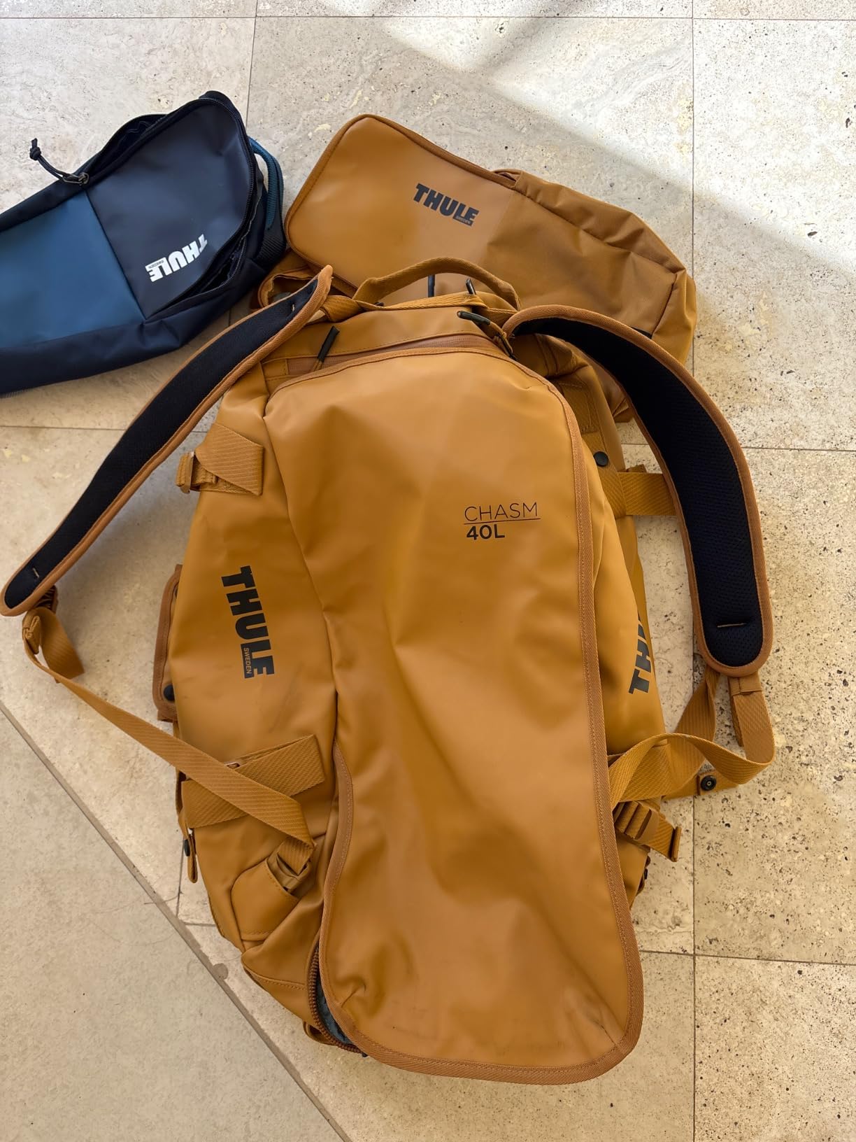 Thule Chasm Duffel bag, Weather-resistant materials, Easy packing, Converts to backpack, Internal pockets, Travel-ready customer photo 1