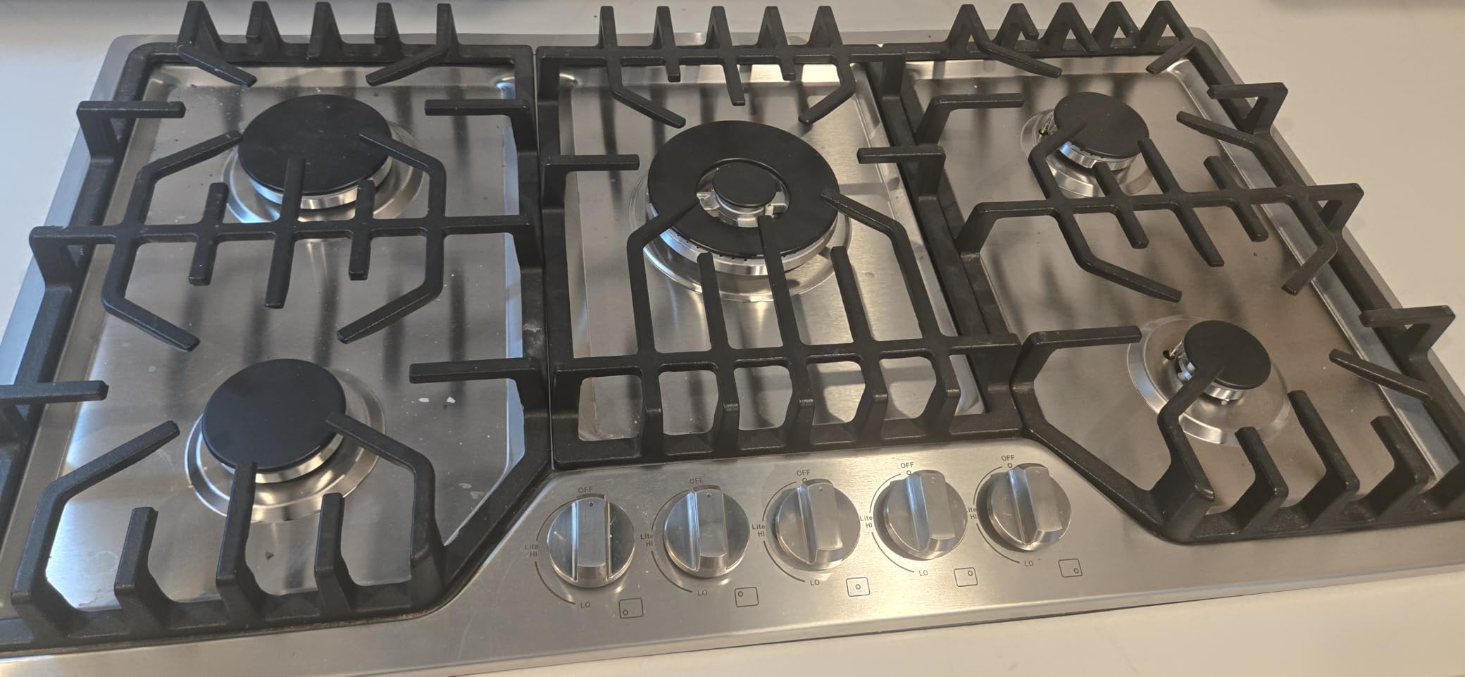 Amzgachfktch Gas Cooktop 36 inch with 5 Italy Sabaf Sealed Burners, Max 48,300 BTU Built-in Gas Stove Top, Propane Cooktop with 304 Stainless Steel Panel, NG/LPG Convertible, CSA Certified customer photo 2