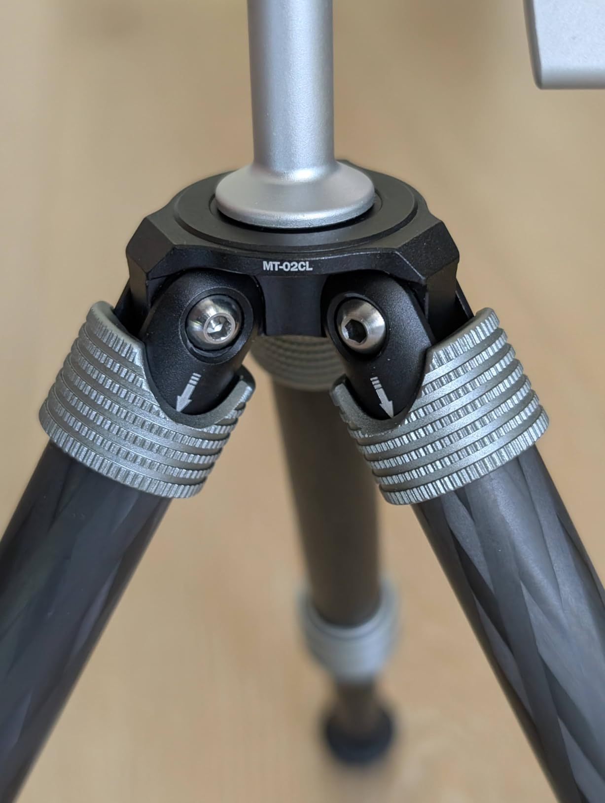 LEOFOTO Carbon Fiber Small Tabletop Travel Tripod, Weight 160g/0.35lb, Maxload 5kg/11lb, Lightweight Tripod Stand, 1/4