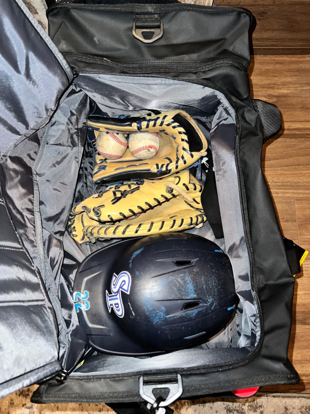 Easton | MAV1 Duffel Equipment Bag | Baseball & Softball | Multiple Colors customer photo 2