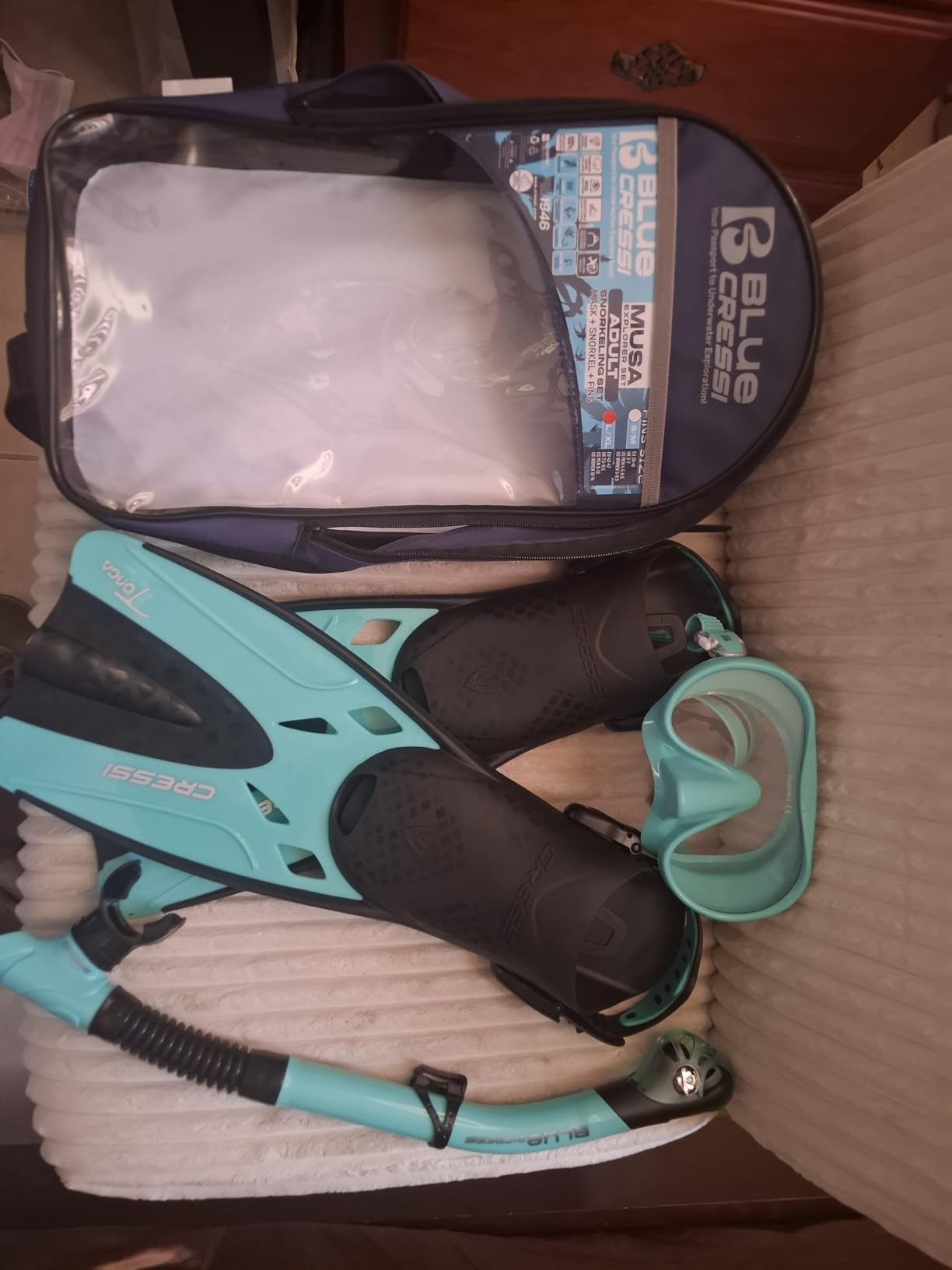 Cressi Explorer Snorkel Set - Lightweight and Easy to Use - Mask, Snorkel, and Tonga Fins - Designed in Italy by Cressi customer photo 2