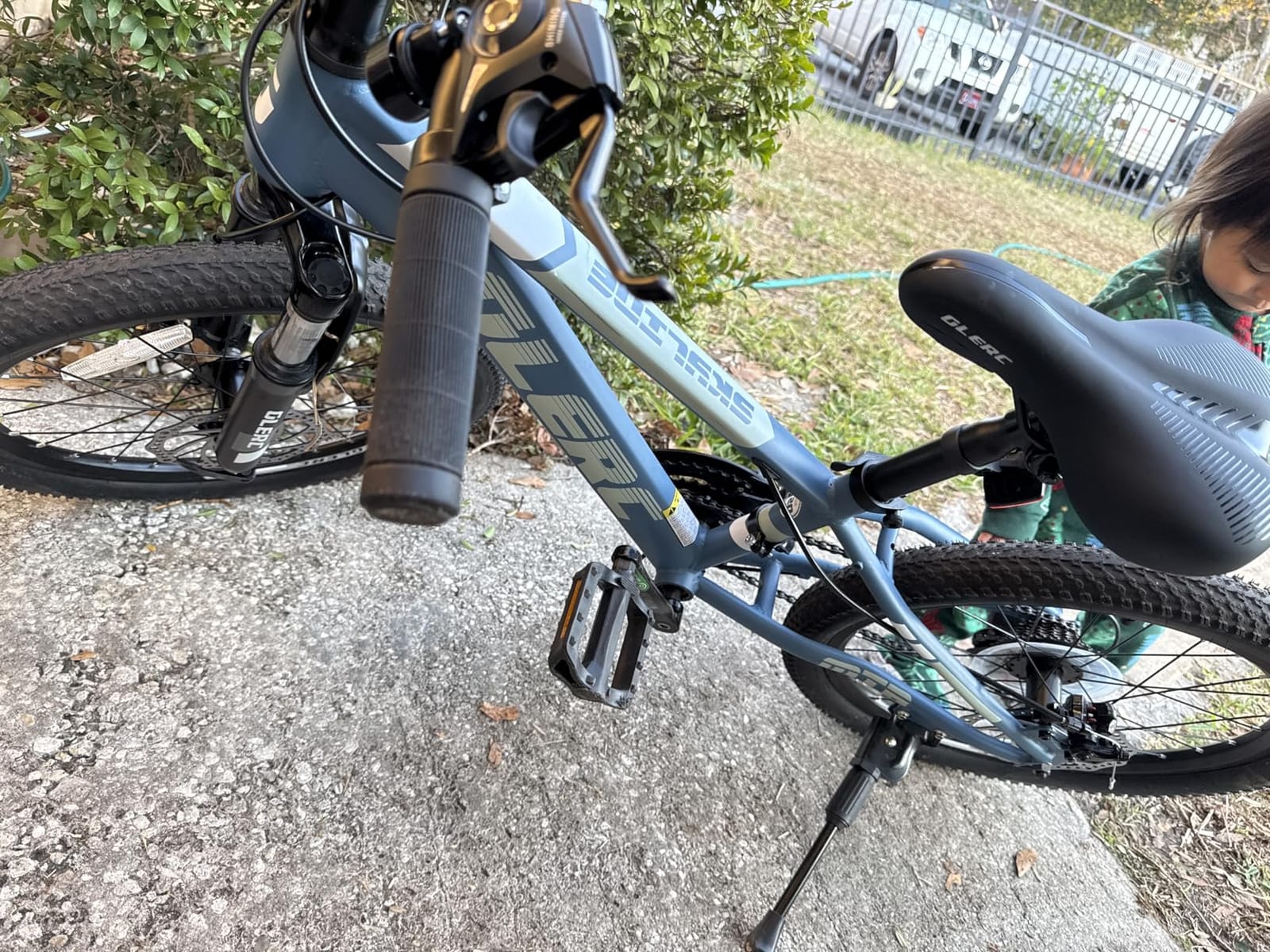 Glerc 20 24 26 Inch Kids Bike, Kids Mountain Bike for Boys and Girls Ages 6+, 21-Speed Skyline Bicycle with Front Suspension and Disc Brakes, Multiple Colors customer photo 2