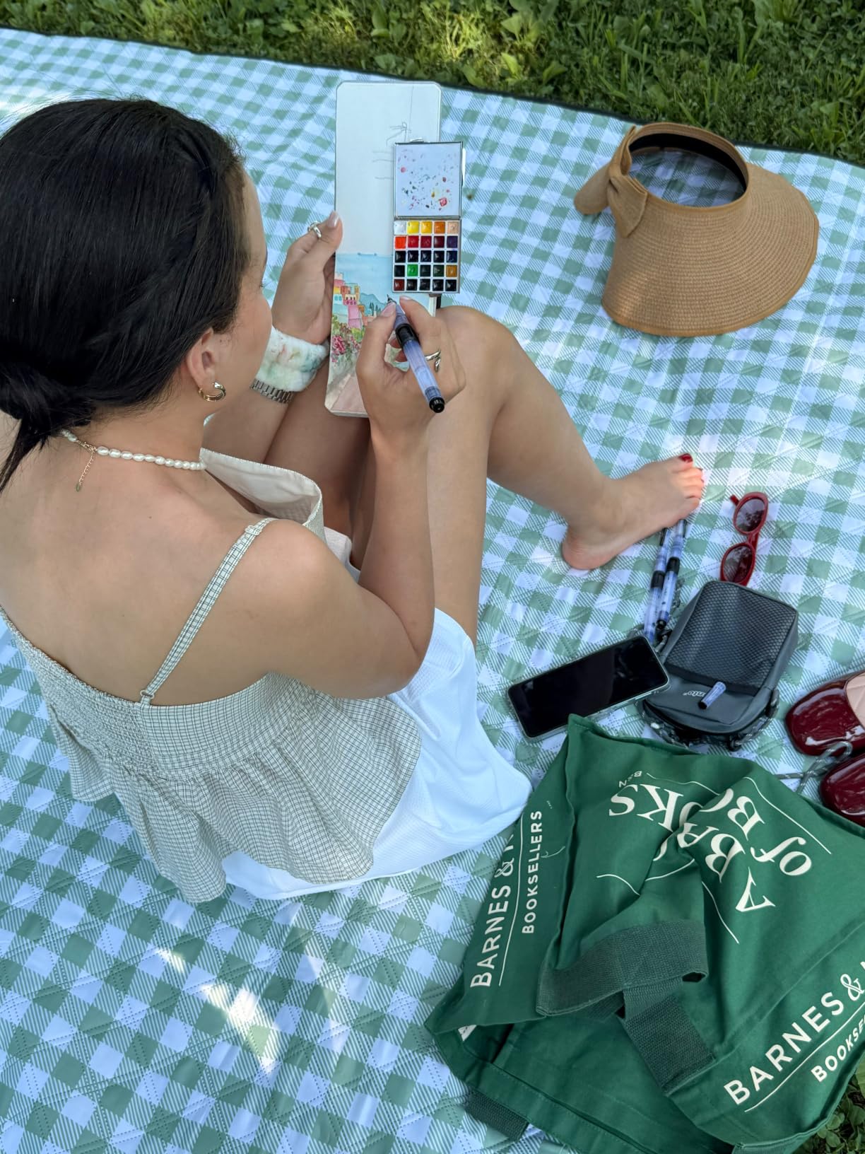 Funto Mini Watercolor Paint Set, 15 Colors with Walnut Palette for Travel | All-in-one travel watercolor kit with a journal, crossbody bag and painting tools for outdoor sketching and creative trips. customer photo 2