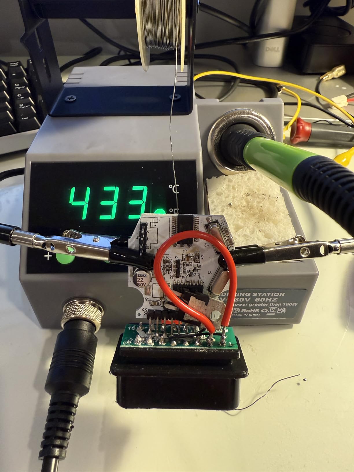 Soldering Station, 100W Digital Display Soldering Iron Station Kit with 2 Helping Hands, 356°F - 896°F, Auto Sleep, °C/°F Conversion, Solder Wire, Tips, Stand, Pump, Tweezers, Tip Cleaner, Green customer photo 2