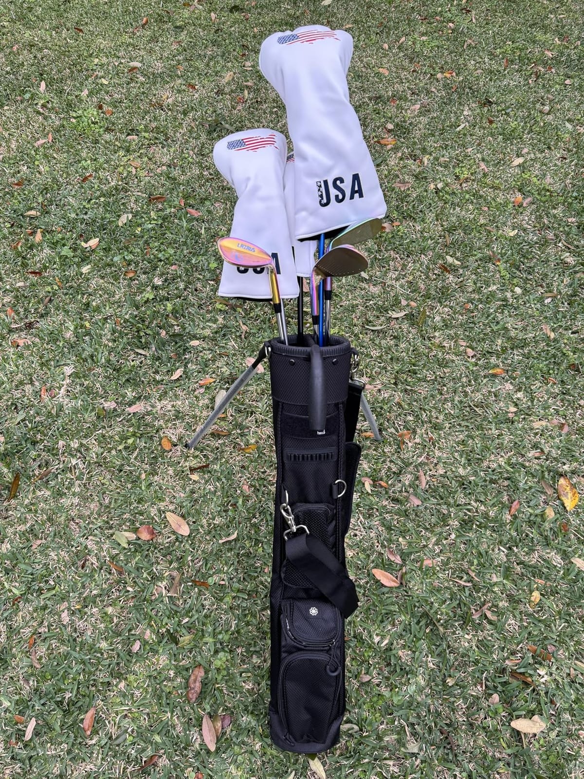Golf Stand Bag, Lightweight Par 3 Golf Bag Holds Up to 7 Clubs with Two Way Dividers Cooler Pocket Shoulder Strap and Multiple Storage Pockets for Men and Women customer photo 2