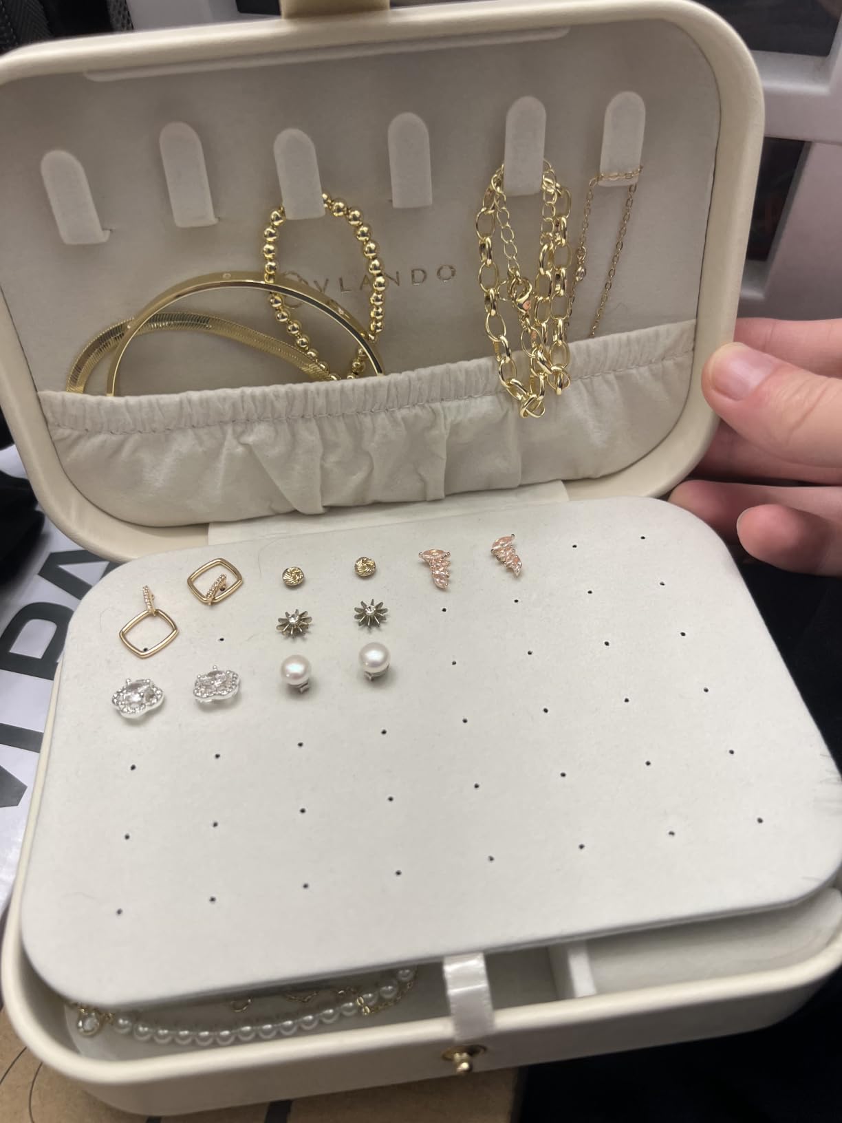 VLANDO Travel Jewelry Case, Portable Jewelry Earring Box Organizer customer photo 2